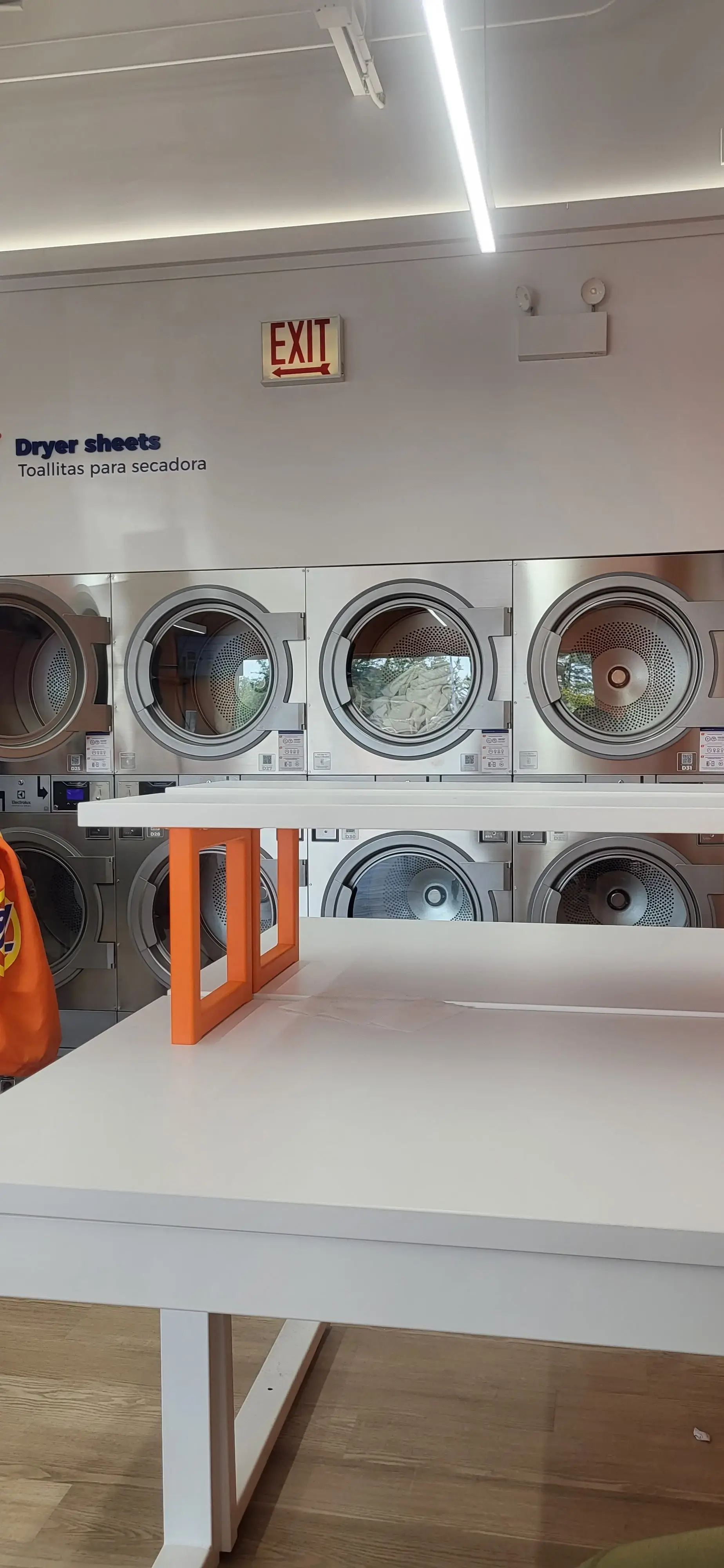 Tide Laundromat thumbnail 6