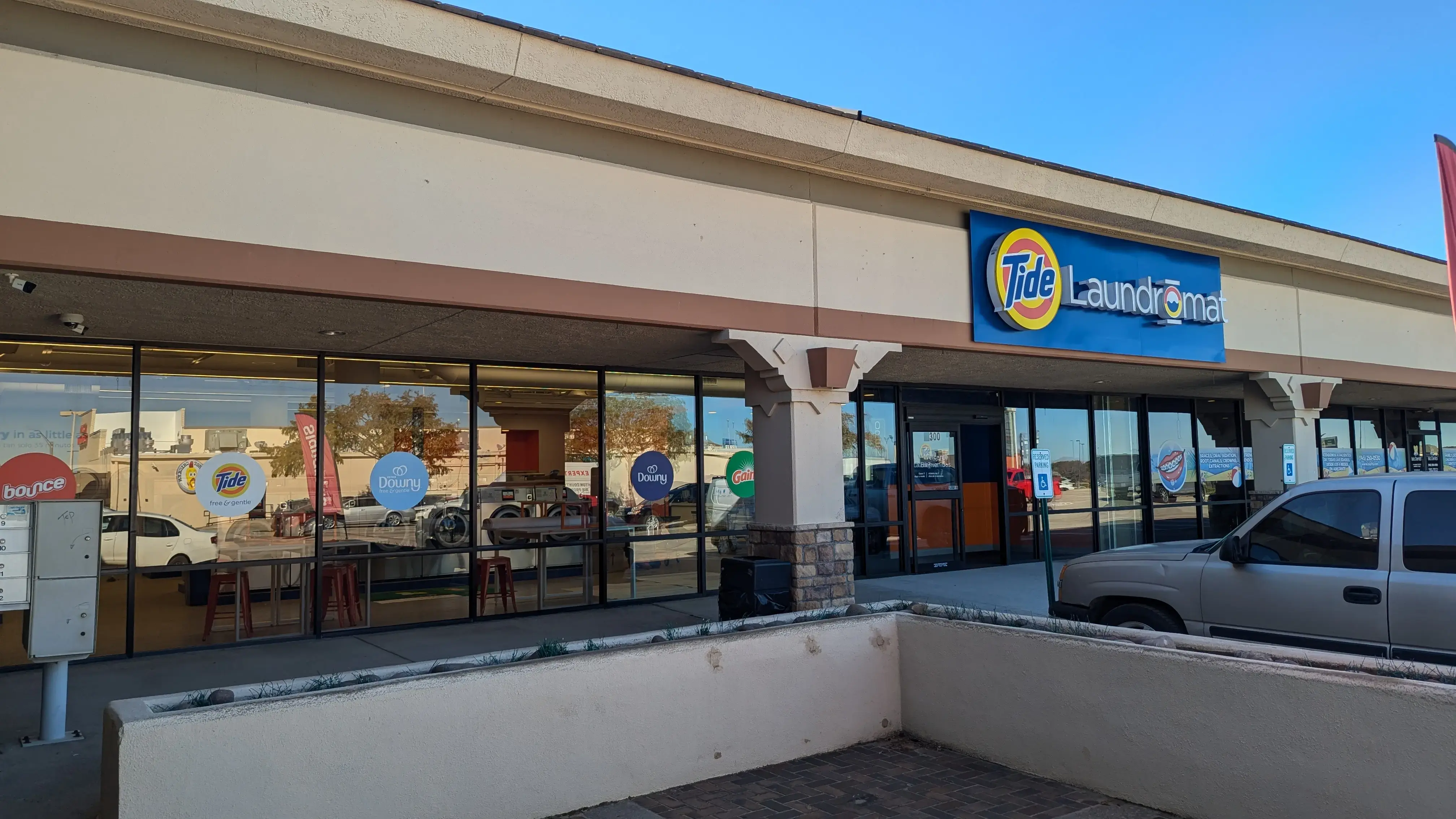 Tide Laundromat - Image 5