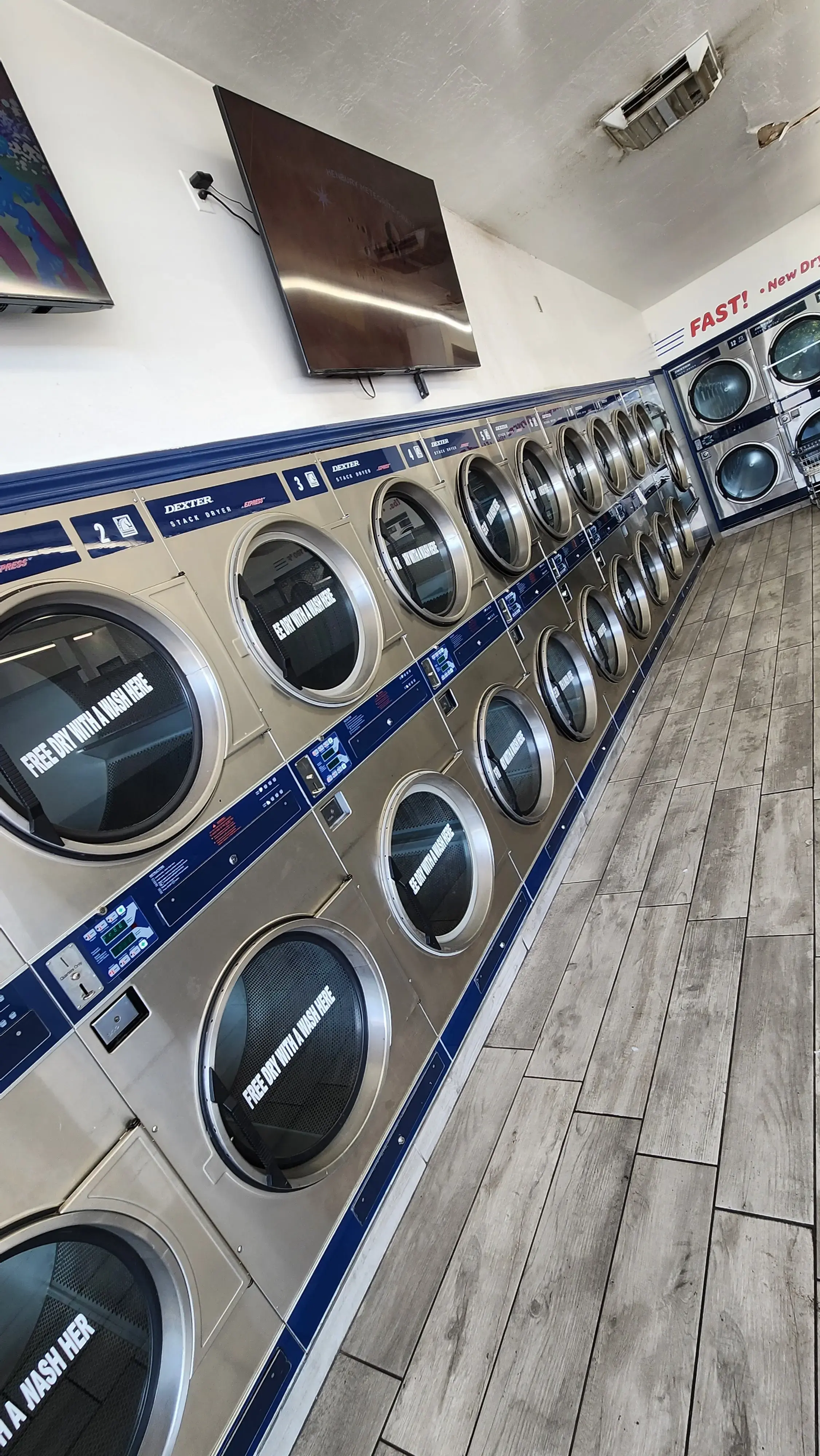 Tidy Wash Coin Laundry thumbnail 2