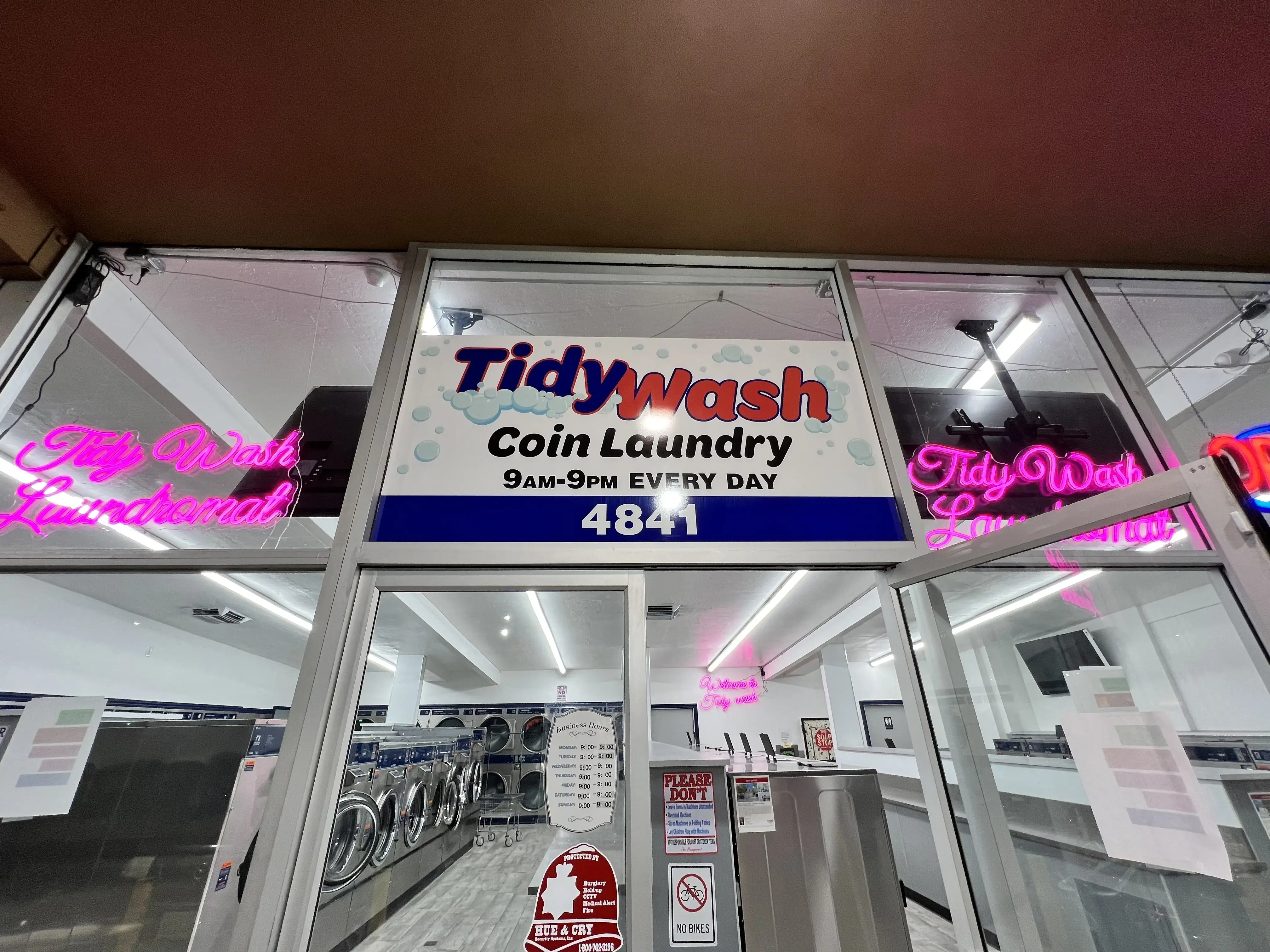 Tidy Wash Coin Laundry - Image 14