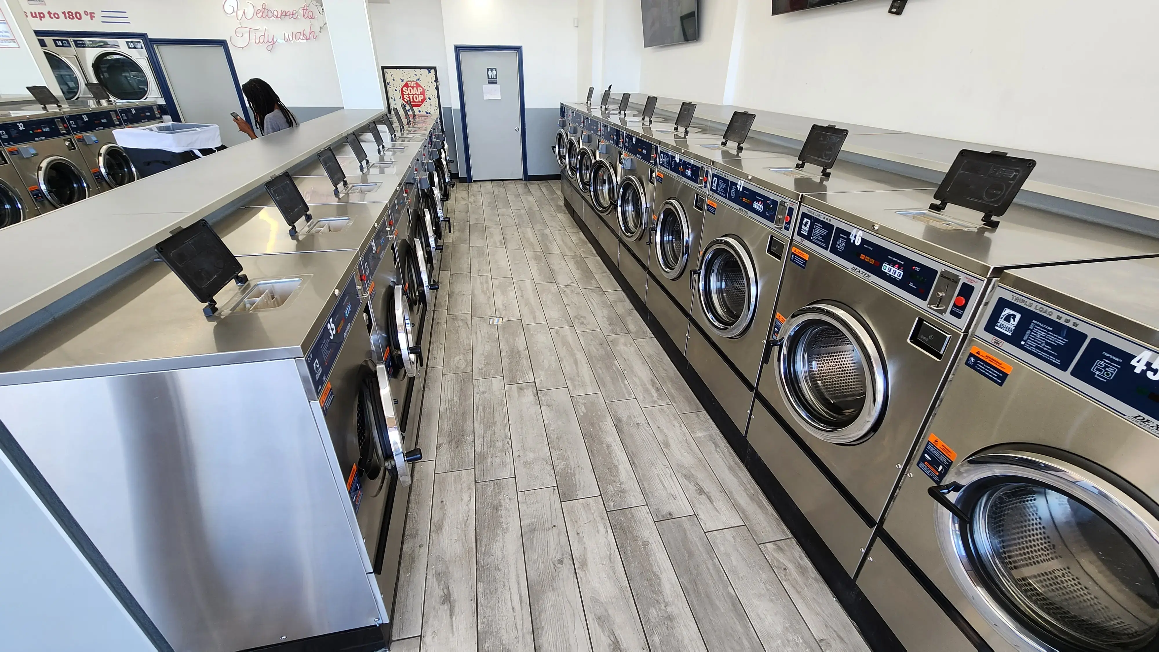 Tidy Wash Coin Laundry thumbnail 1