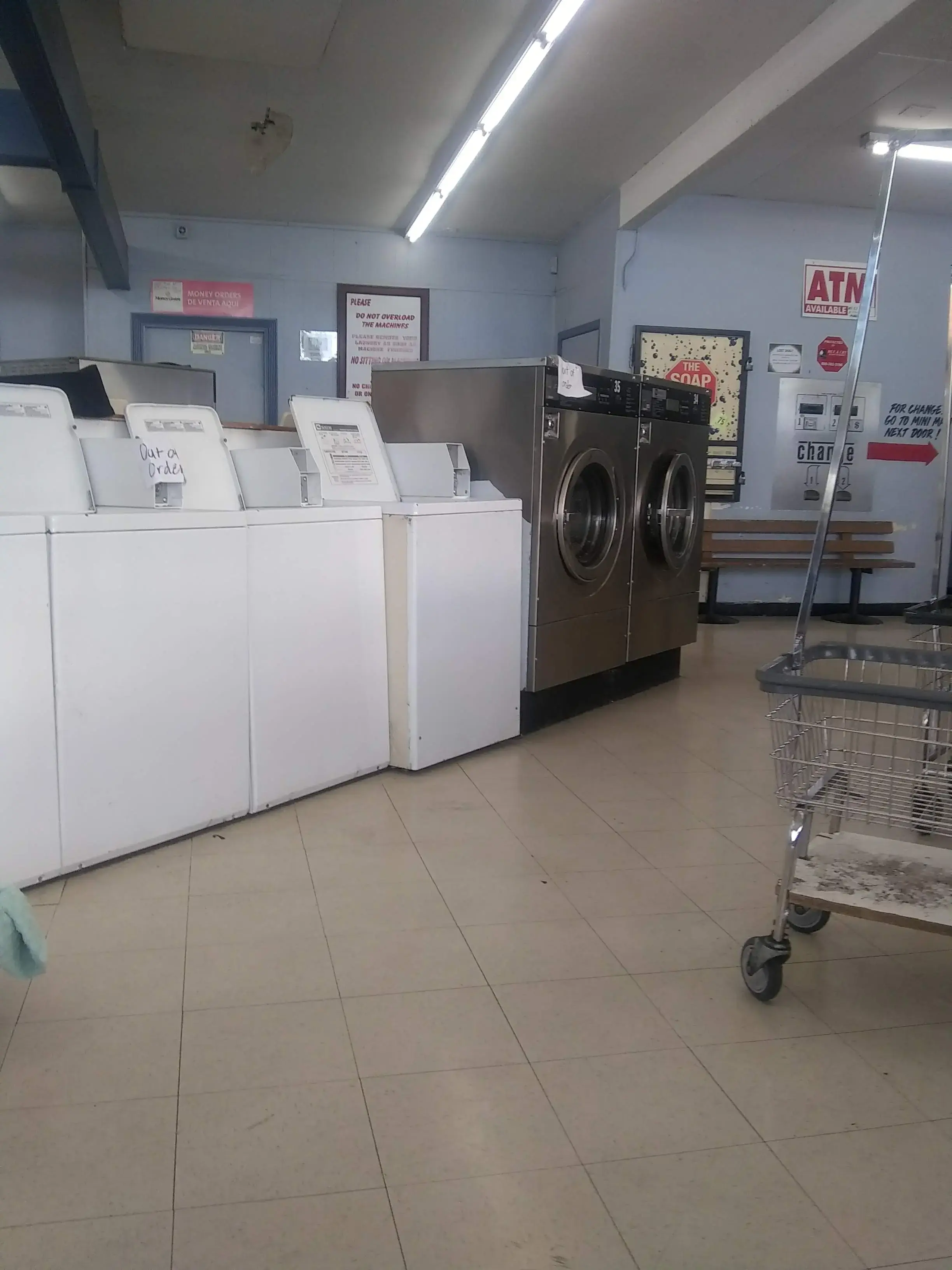Tidy Wash Coin Laundry - Image 17
