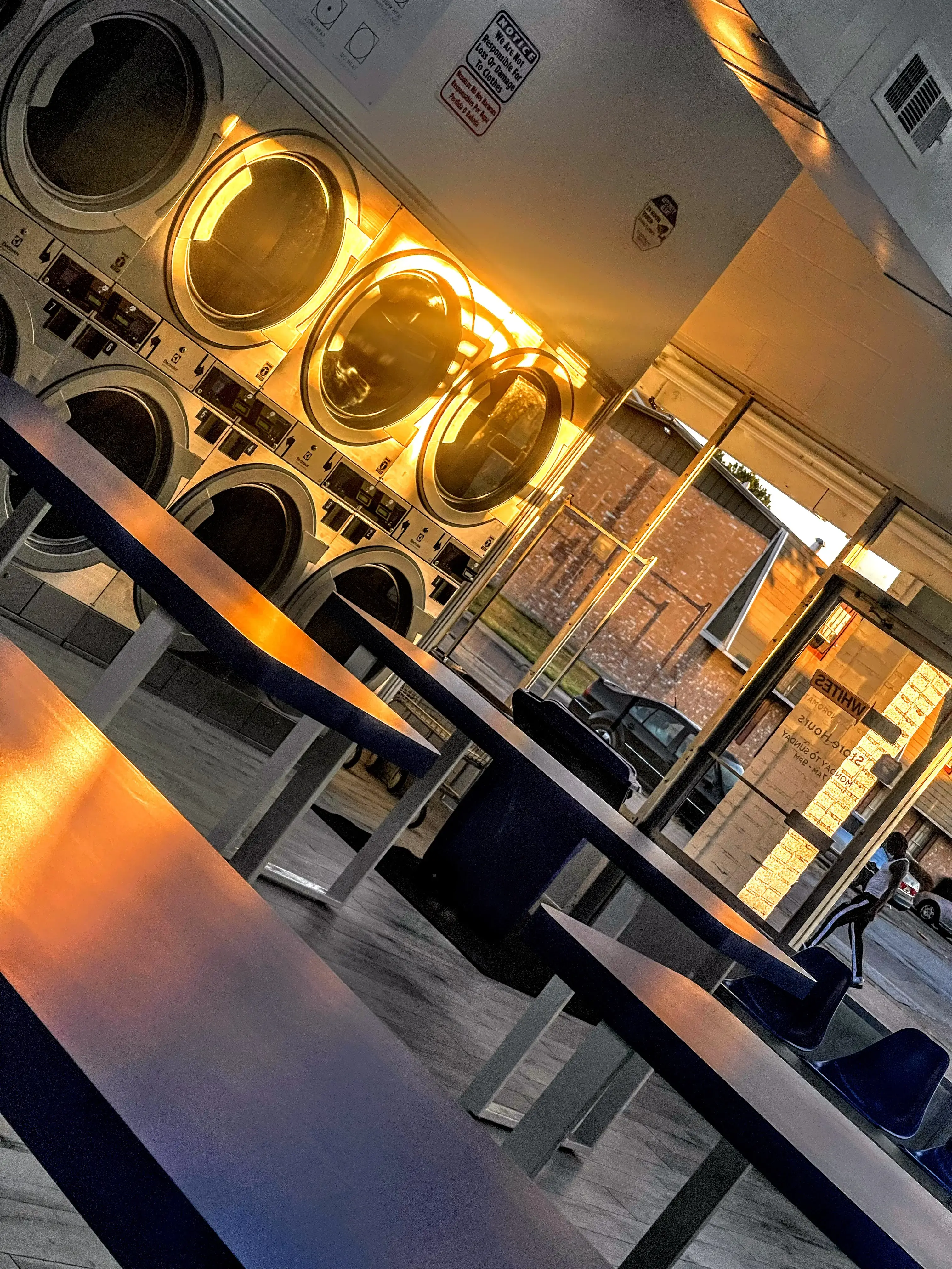 Tidy Whites Laundromat thumbnail 17