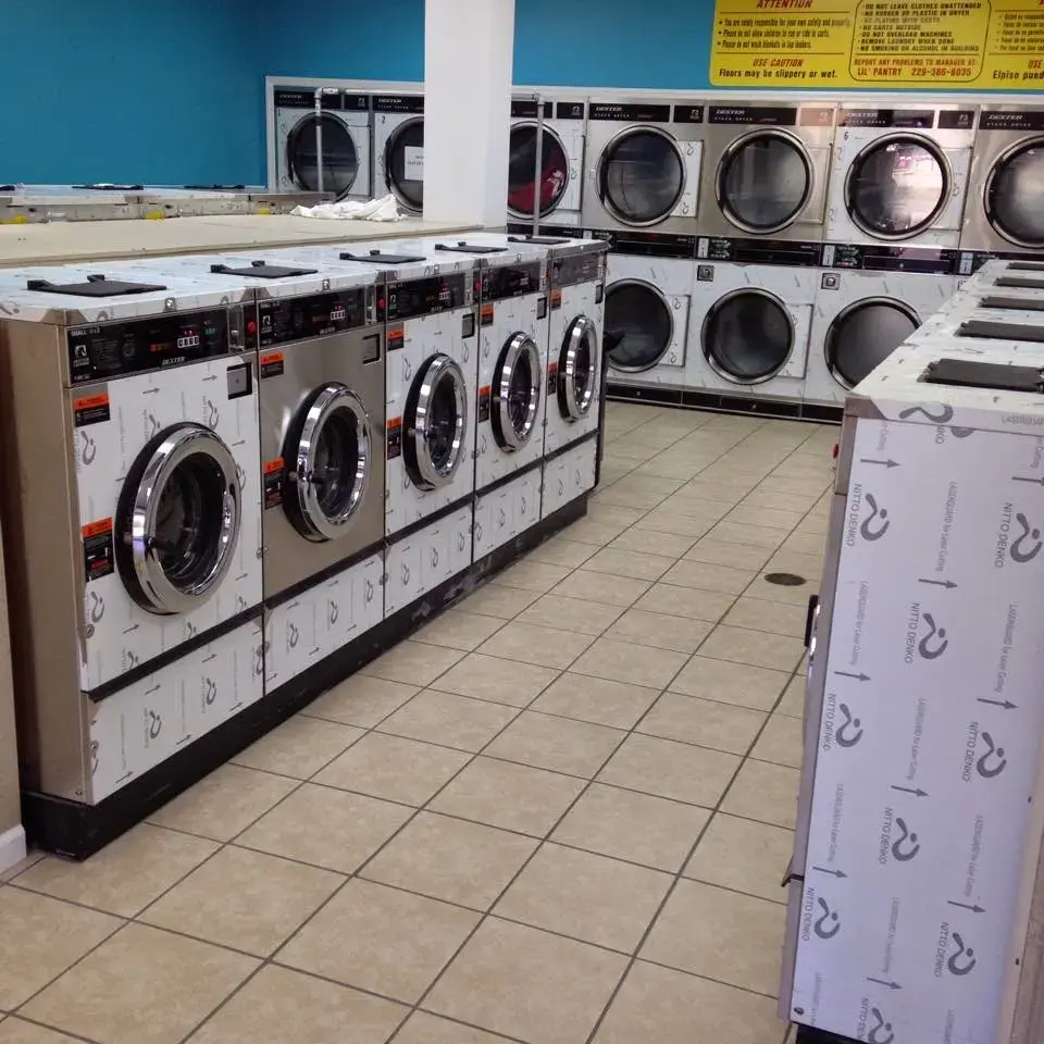 Tift Coin Laundry - Image 16