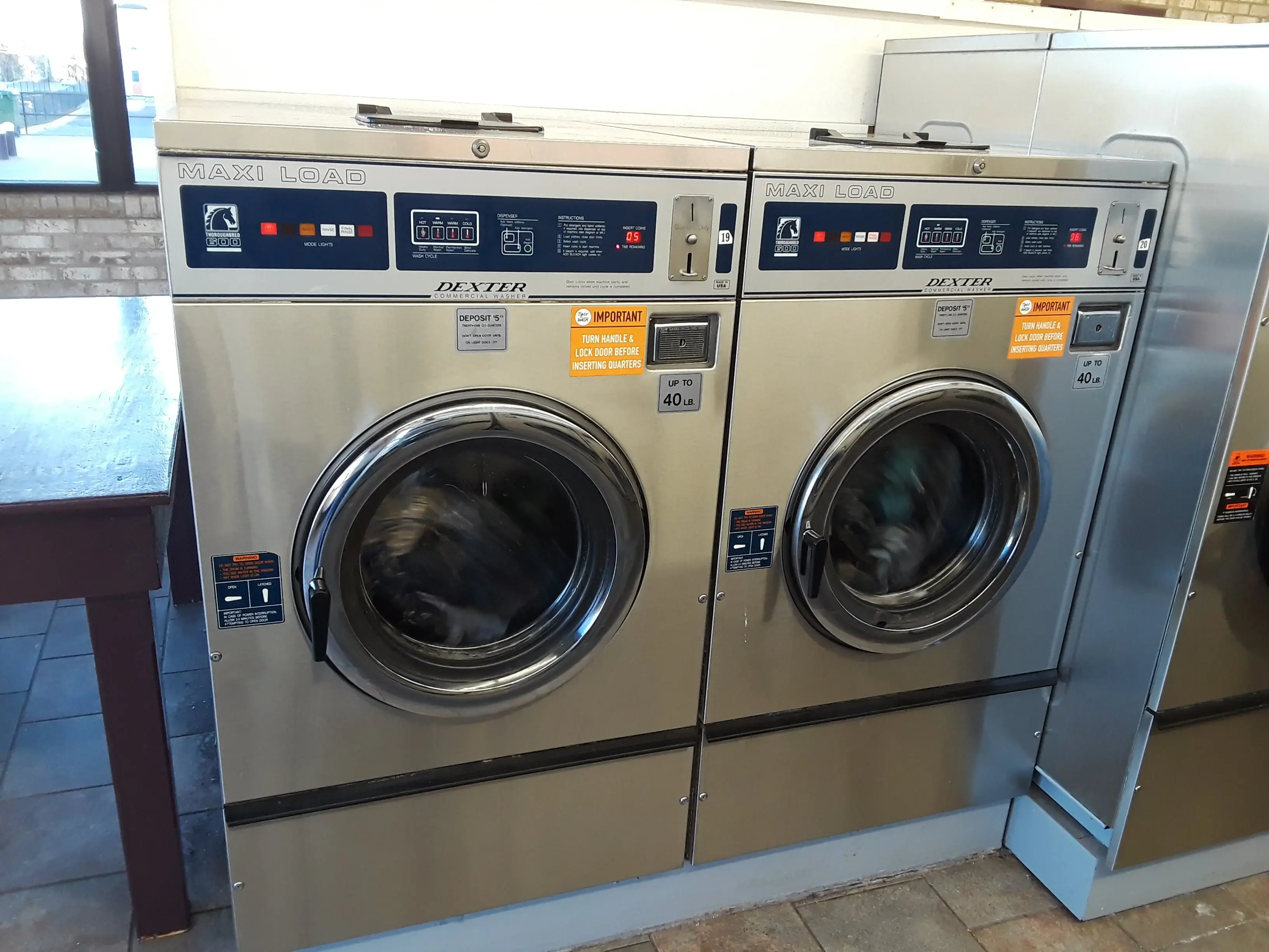 Tiger Wash Central Laundromat & Car Wash thumbnail 4