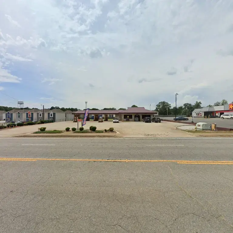 Tiger Wash Central Laundromat & Car Wash - Image 16