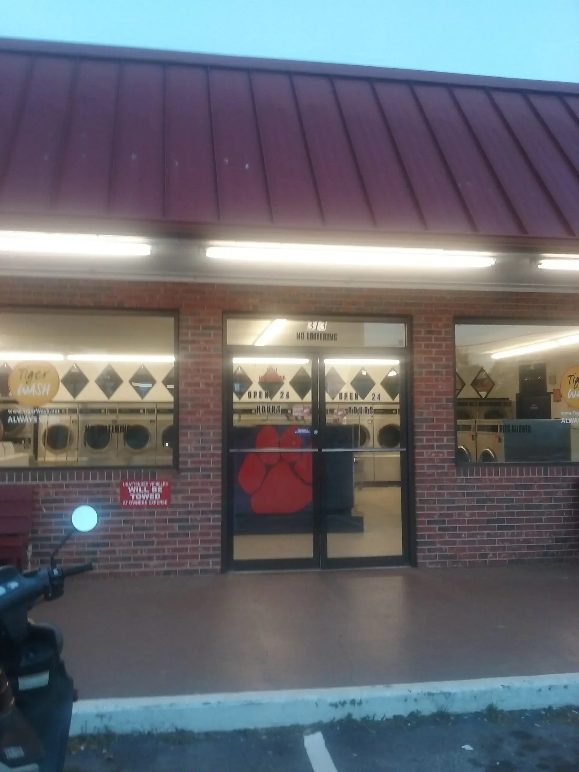 Tiger Wash Clemson Laundromat & Car Wash - Image 3