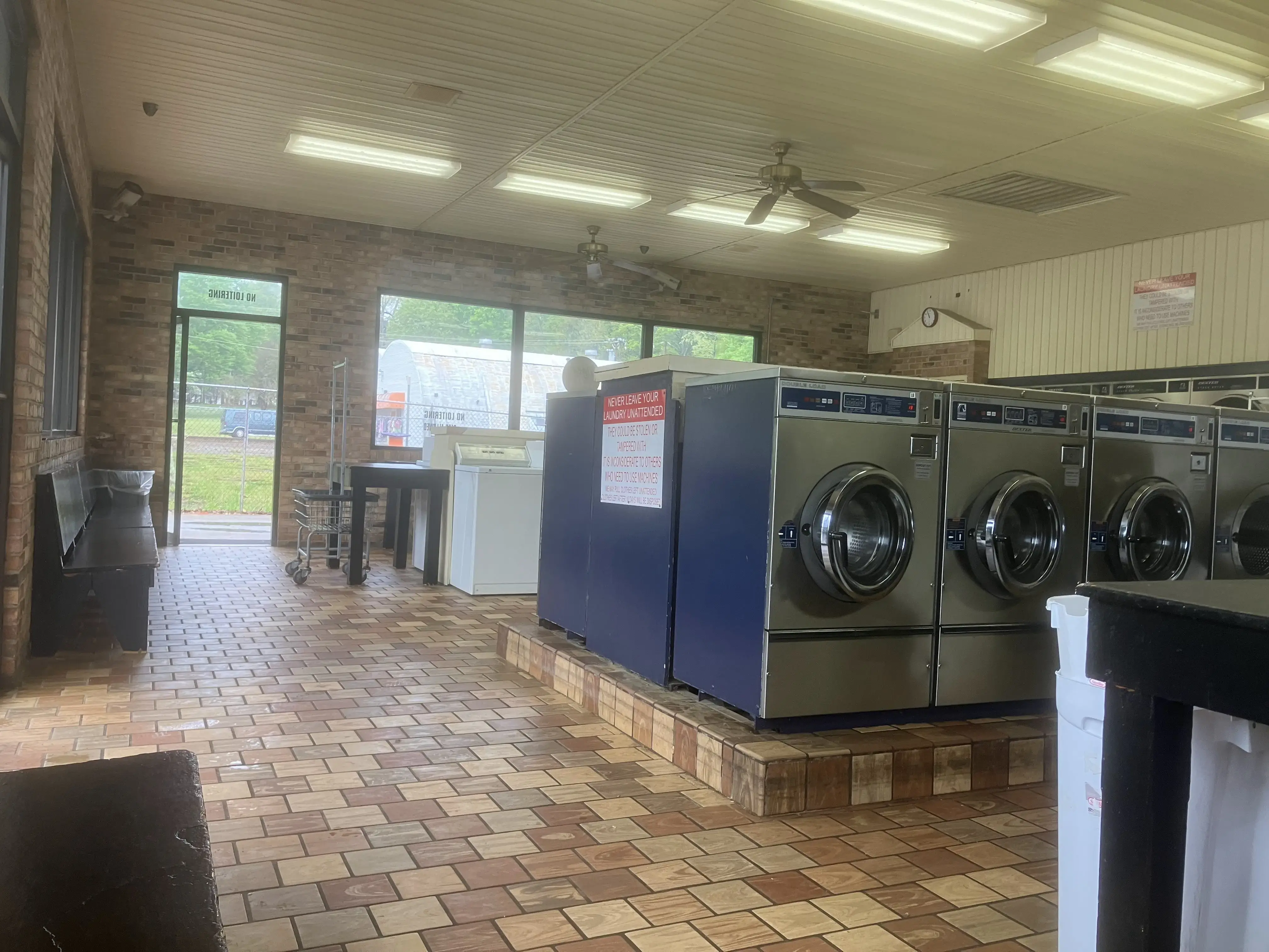 Tiger Wash Pendleton Laundromat & Car Wash - Image 6