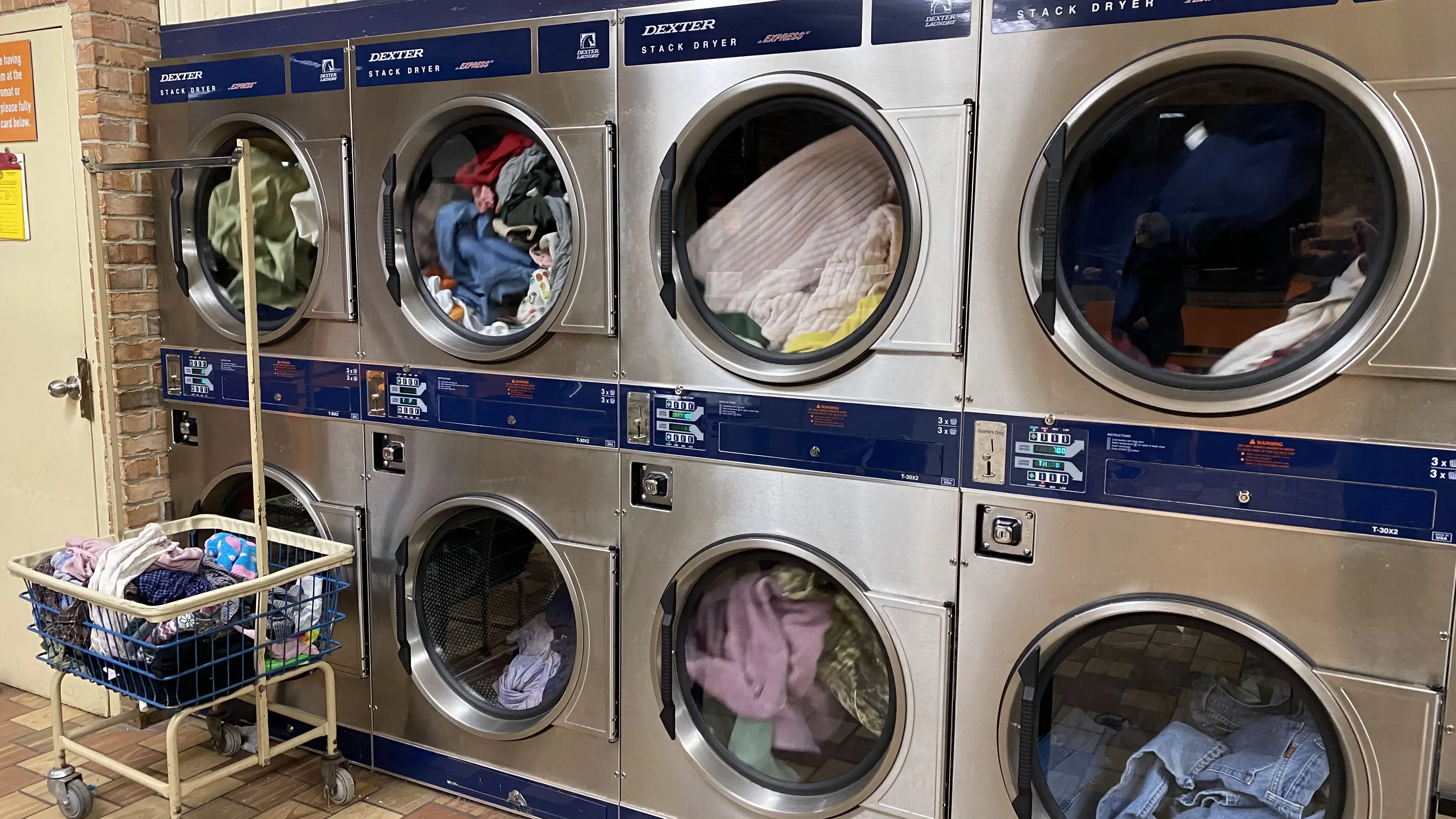 Tiger Wash Pendleton Laundromat & Car Wash - Image 15