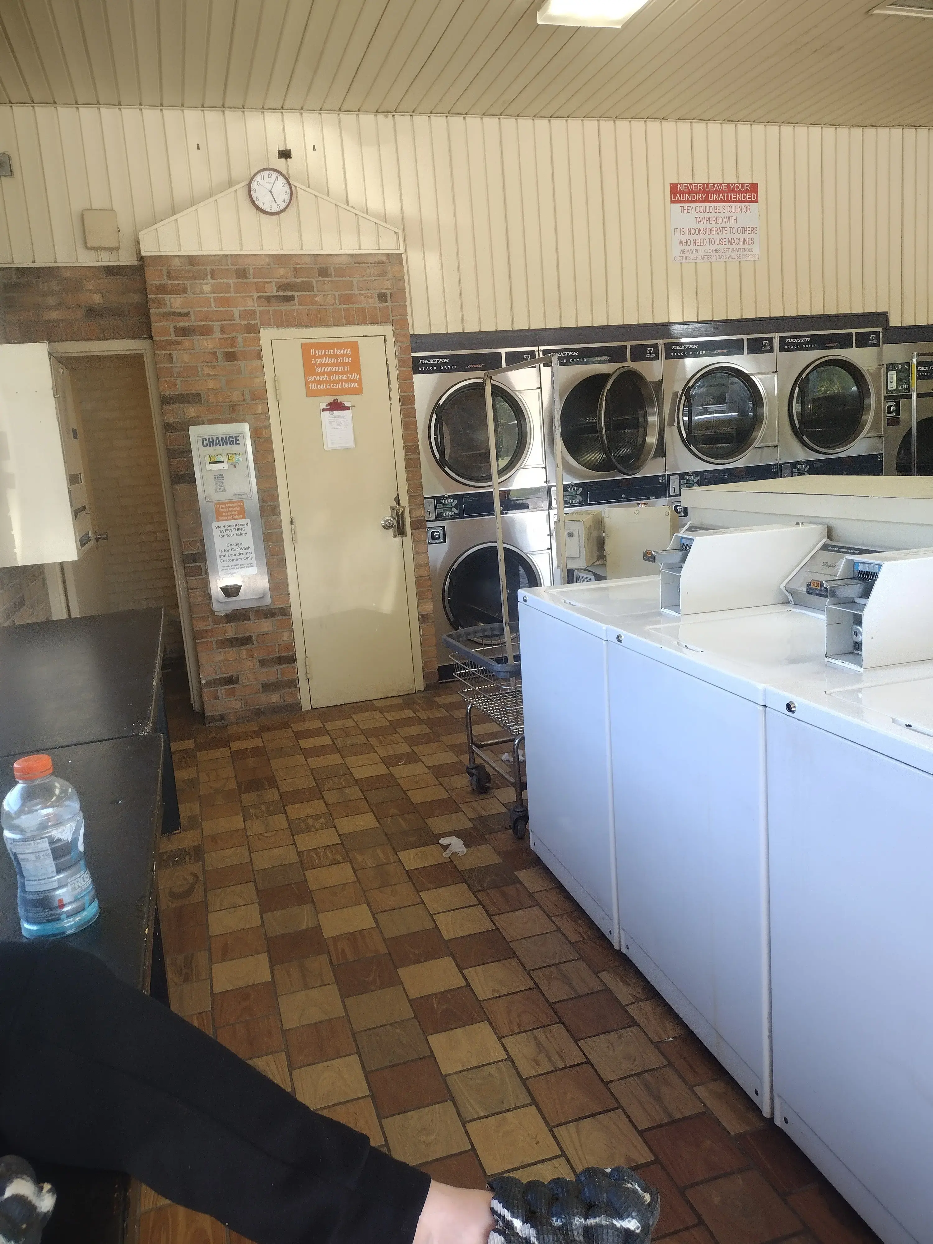 Tiger Wash Pendleton Laundromat & Car Wash thumbnail 8