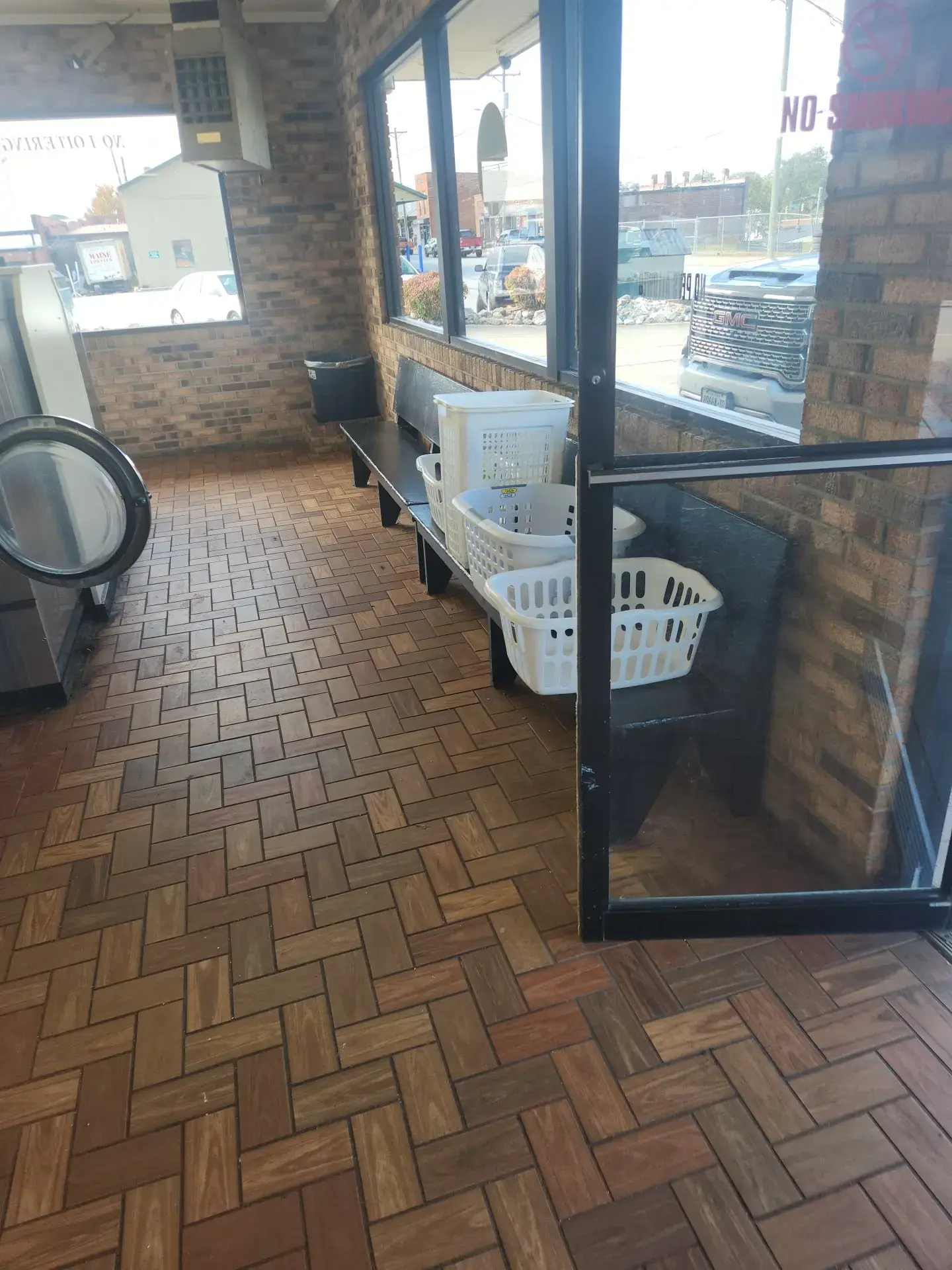 Tiger Wash Seneca Laundromat & Car Wash thumbnail 6