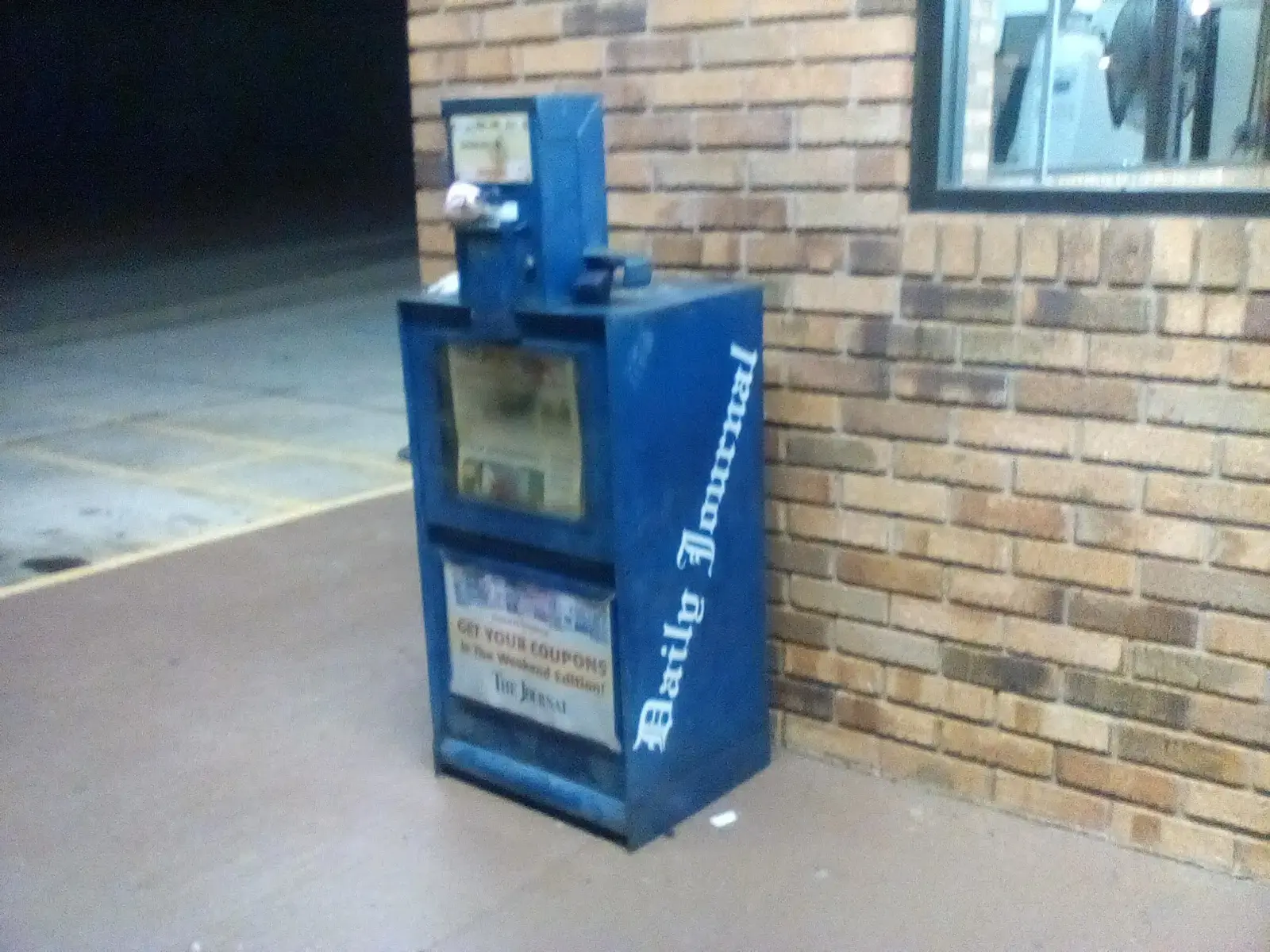 Tiger Wash Seneca Laundromat & Car Wash - Image 20