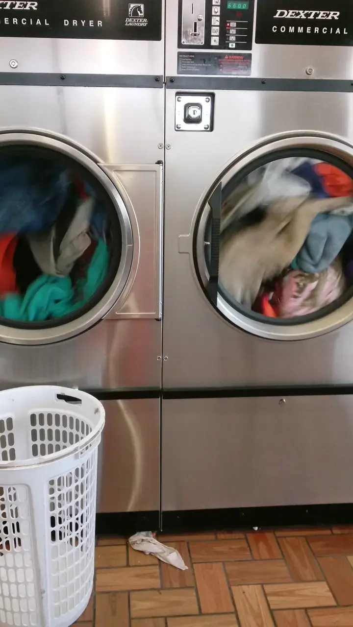 Tiger Wash Seneca Laundromat & Car Wash thumbnail 17