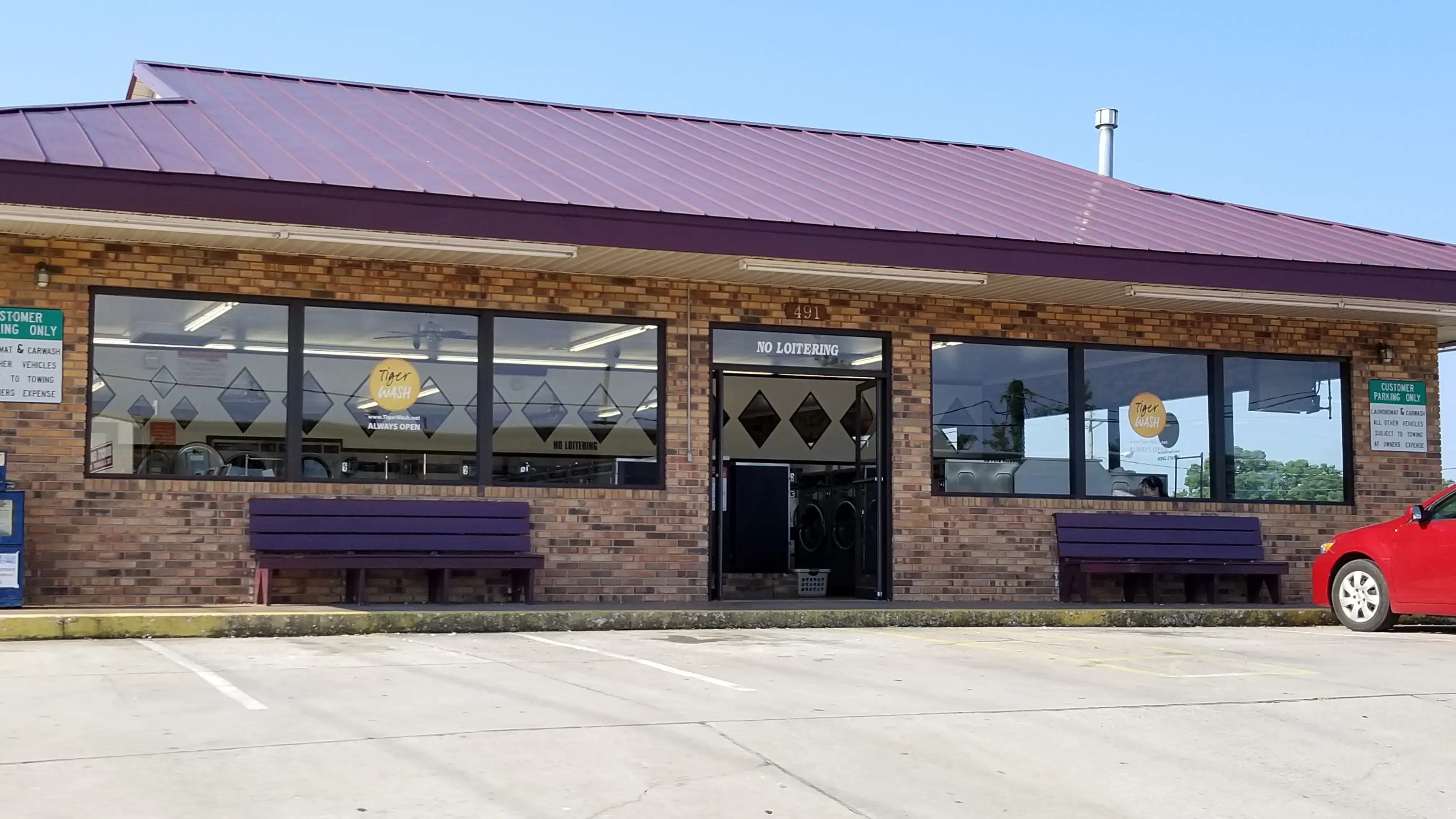 Tiger Wash Seneca Laundromat & Car Wash thumbnail 8