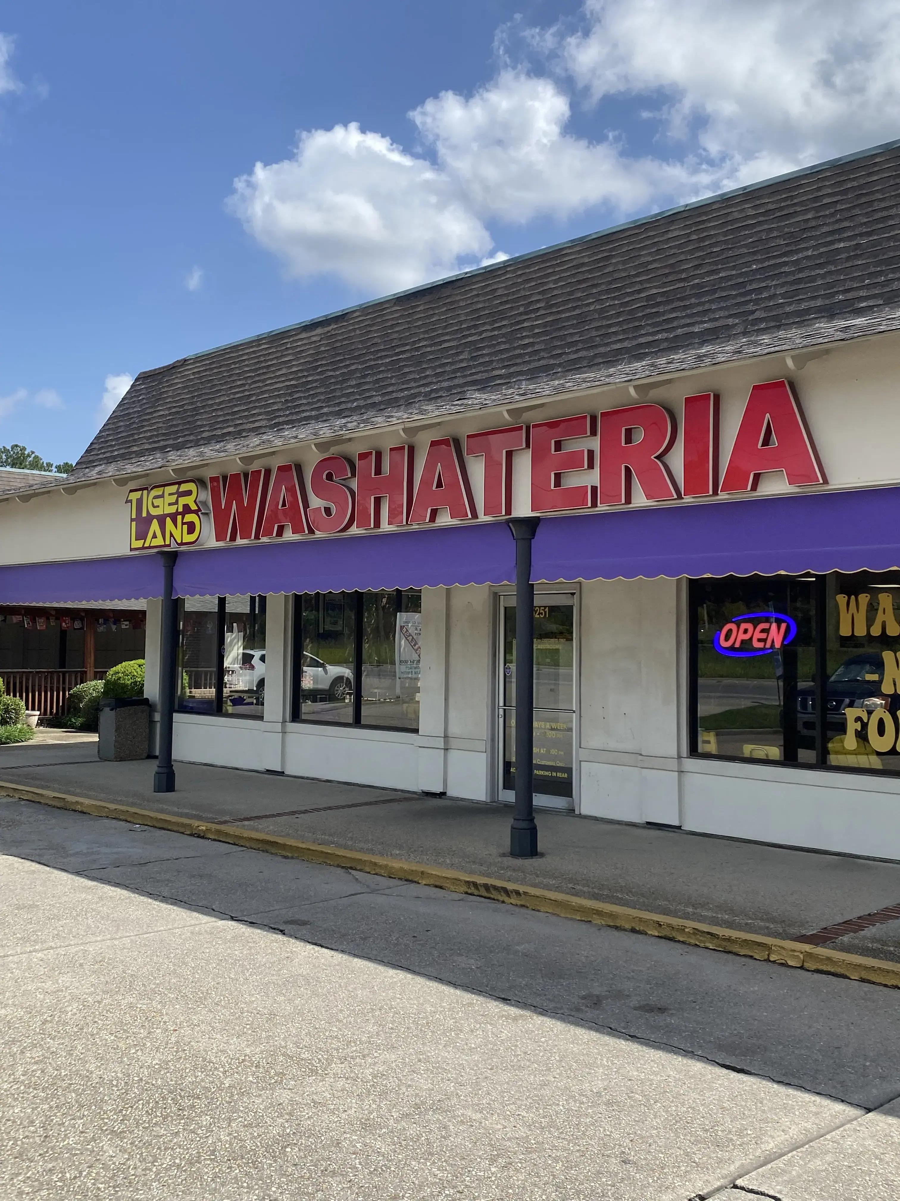 Tigerland Washateria - Image 3