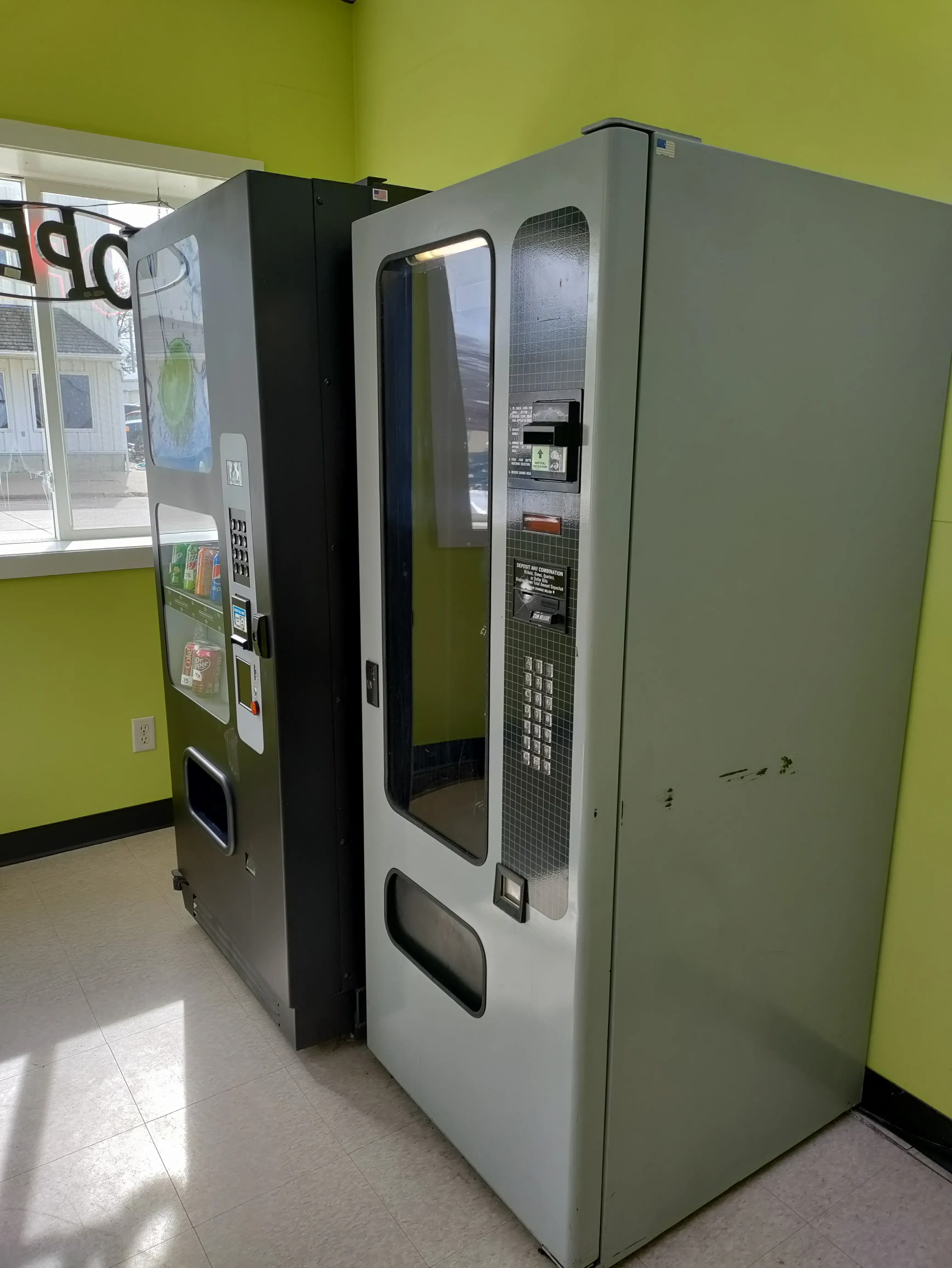 Time Saver Laundromat - Image 6