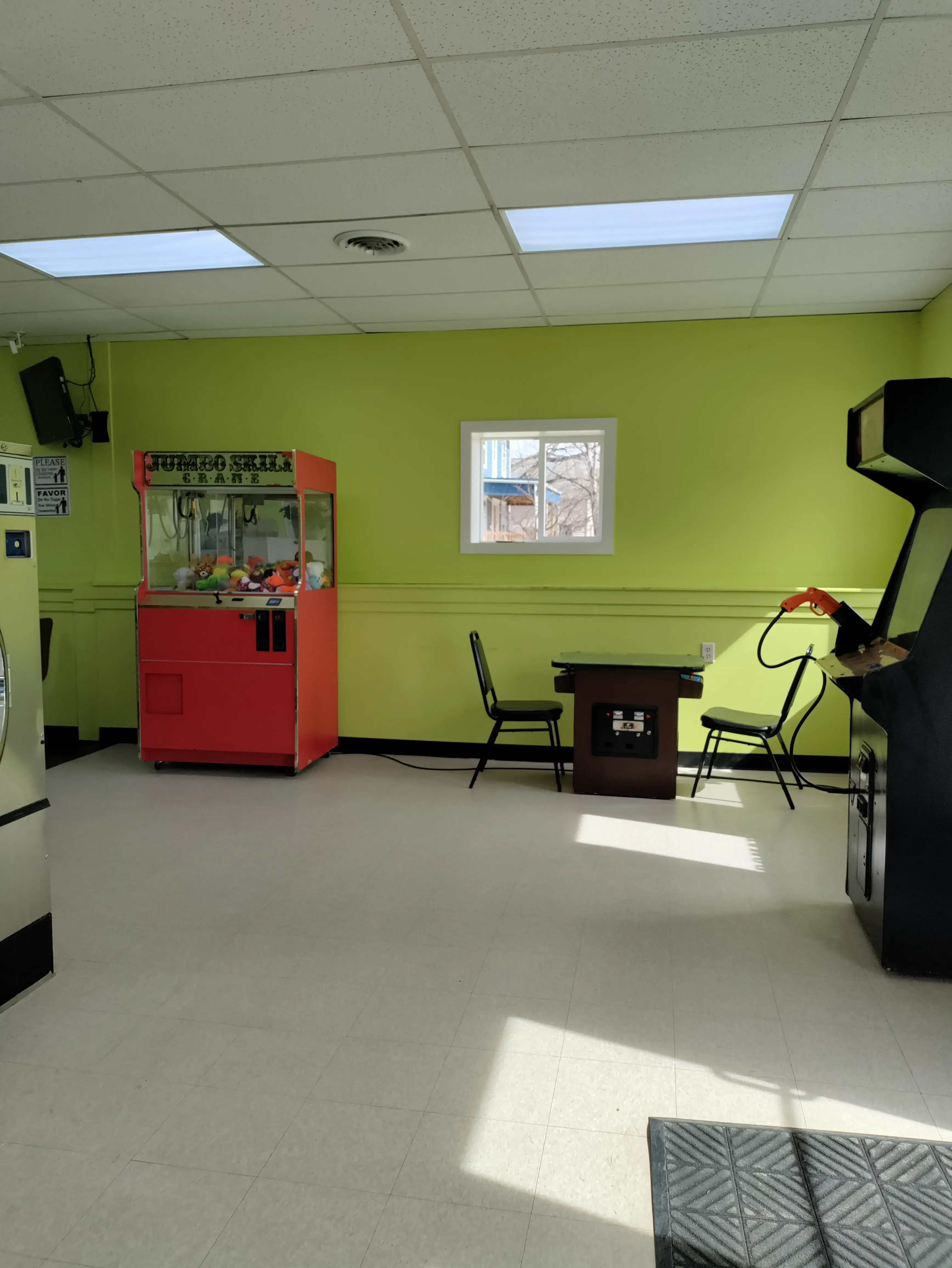 Time Saver Laundromat - Image 5