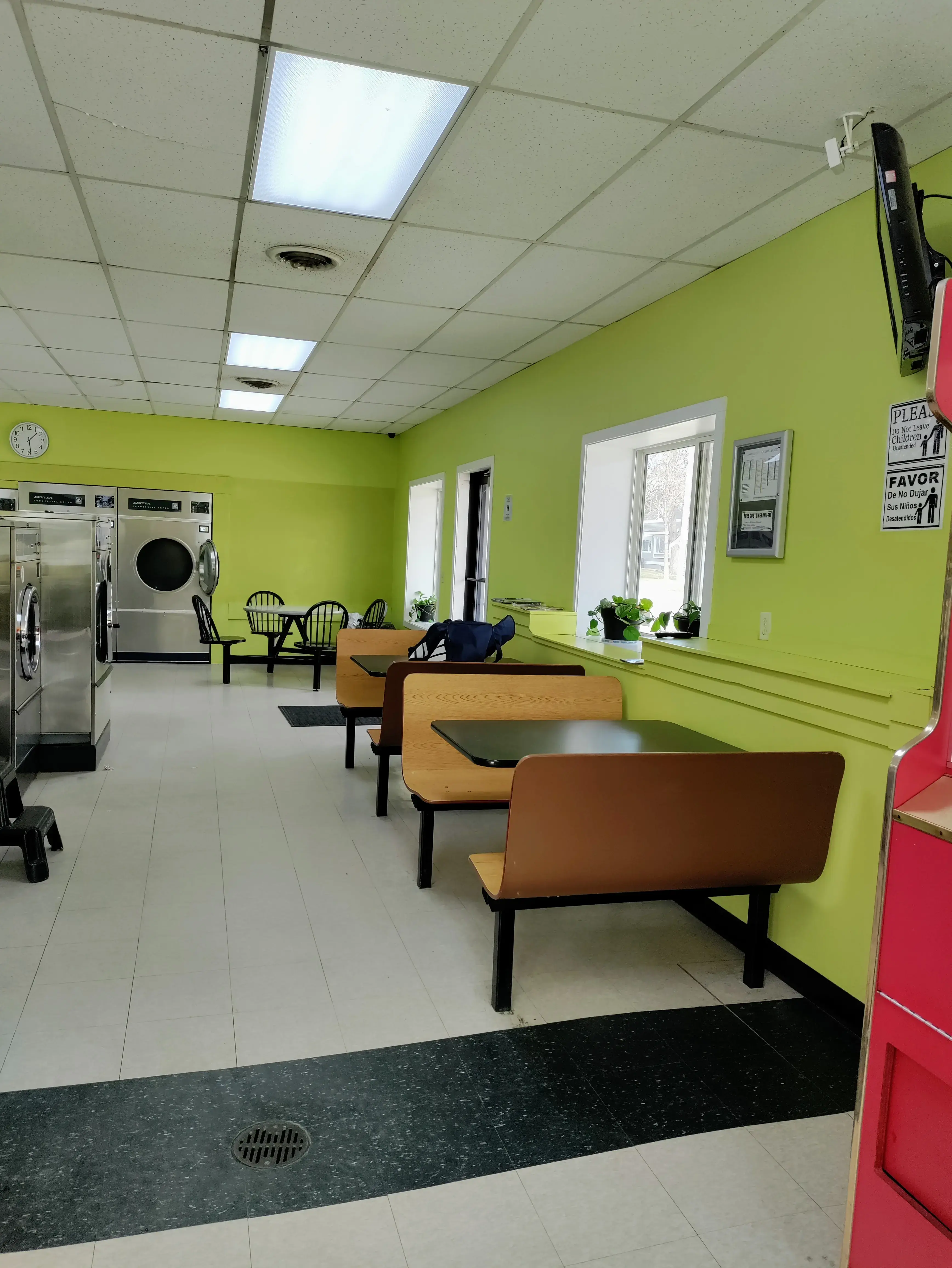 Time Saver Laundromat thumbnail 2