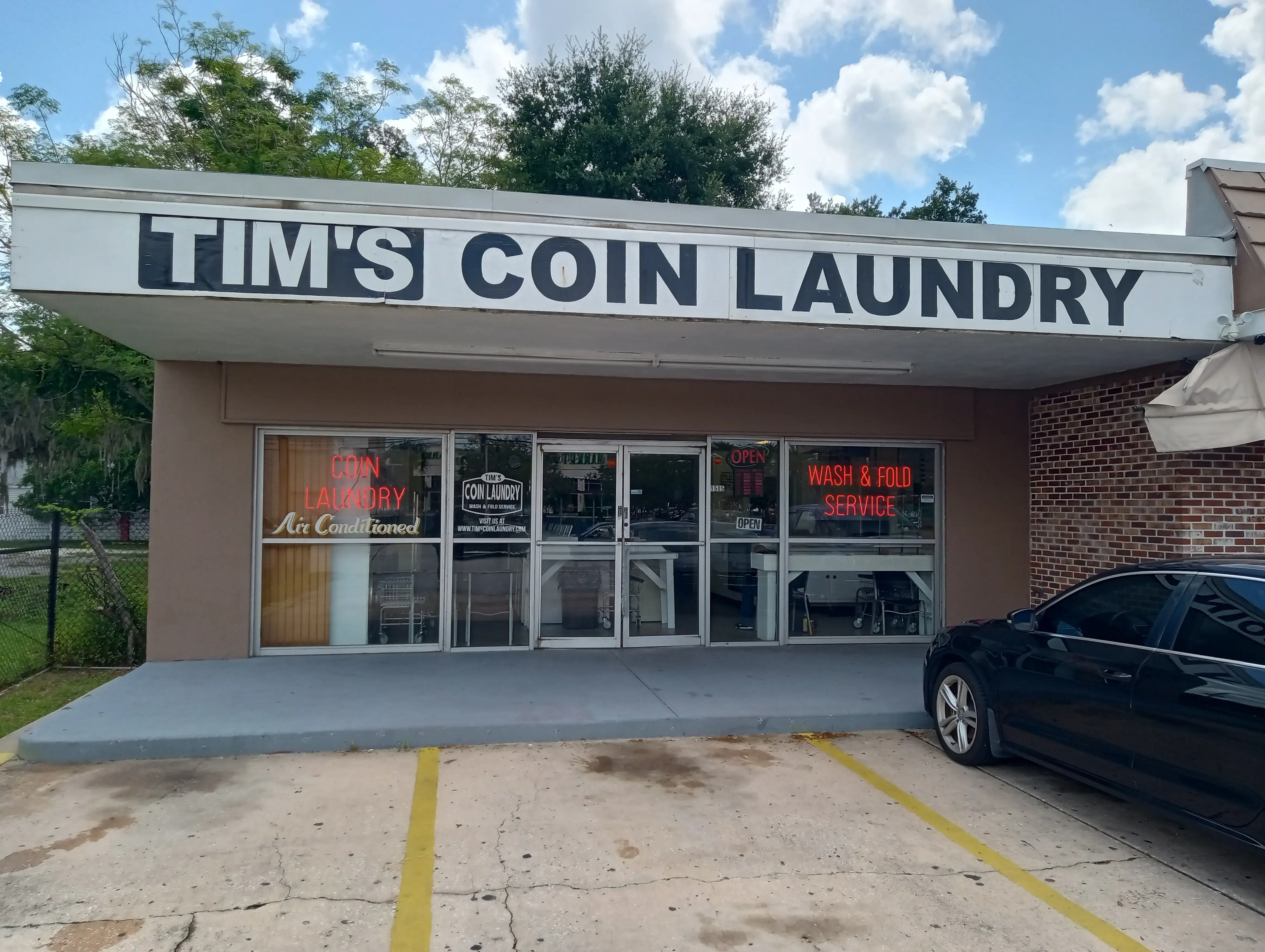 Tims Coin Laundry - Image 1