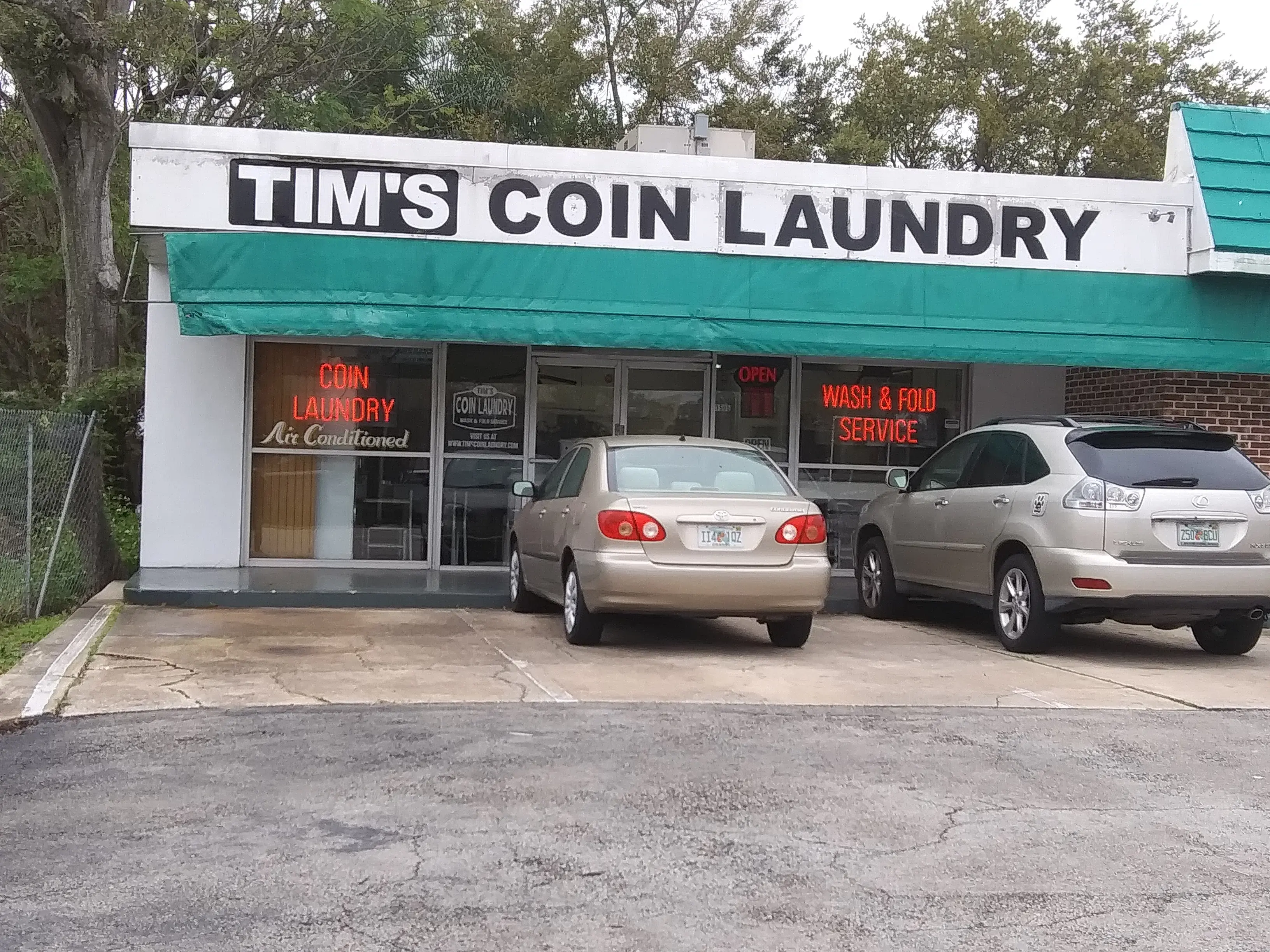 Tims Coin Laundry - Image 16