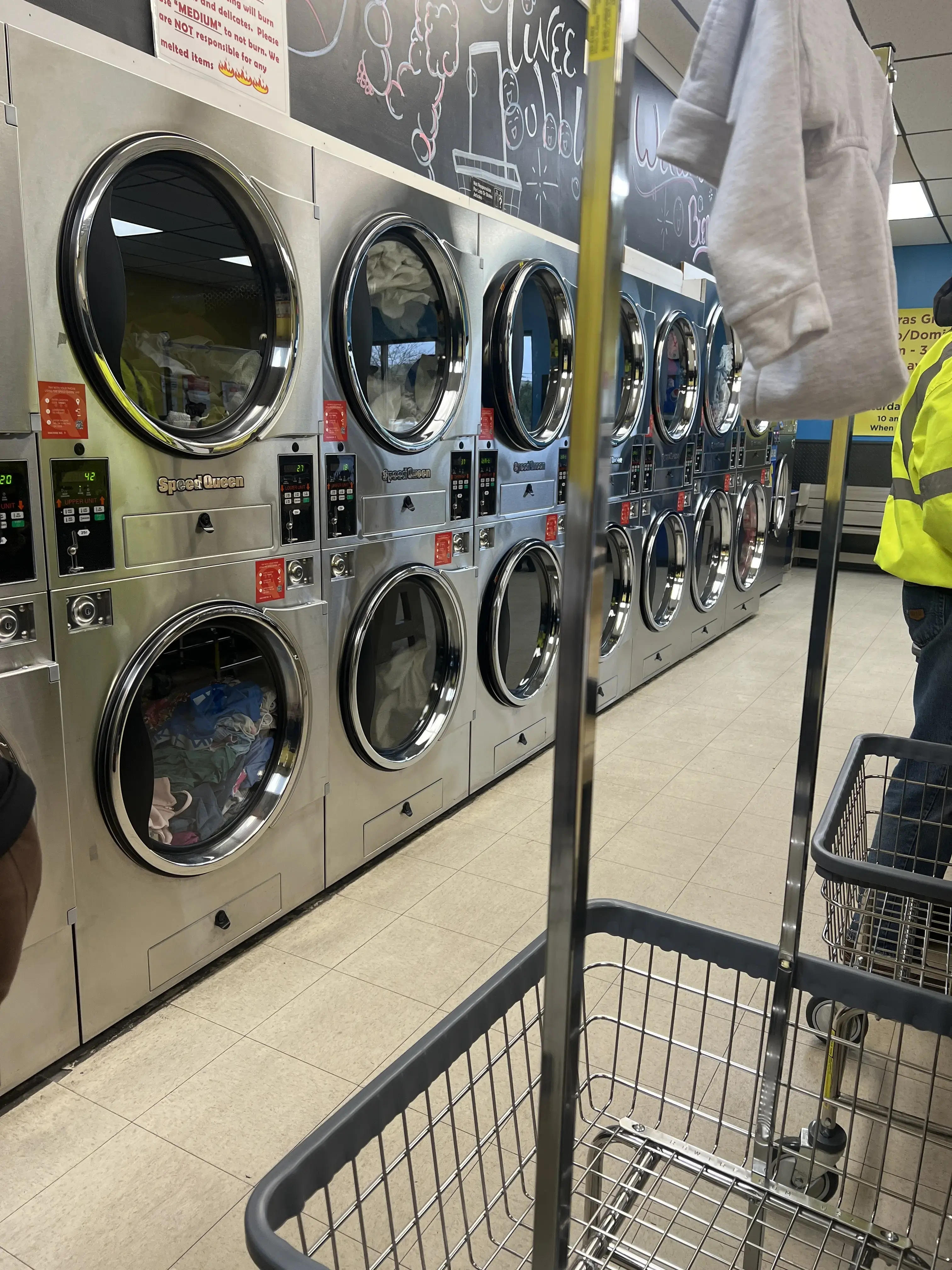 Tinee Bubbles Laundromat - Image 2