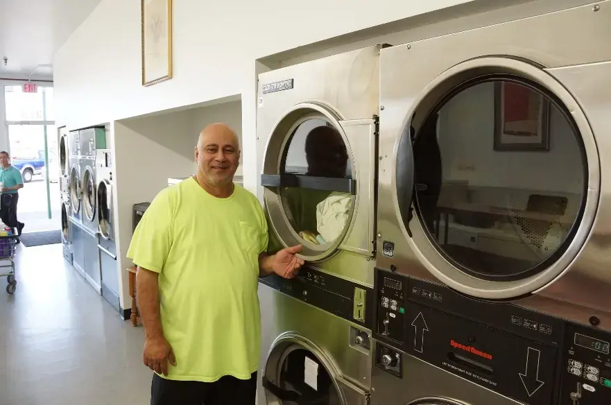 Tinley Park Laundromat - Image 13