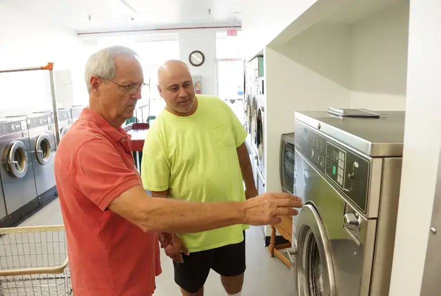 Tinley Park Laundromat - Image 11