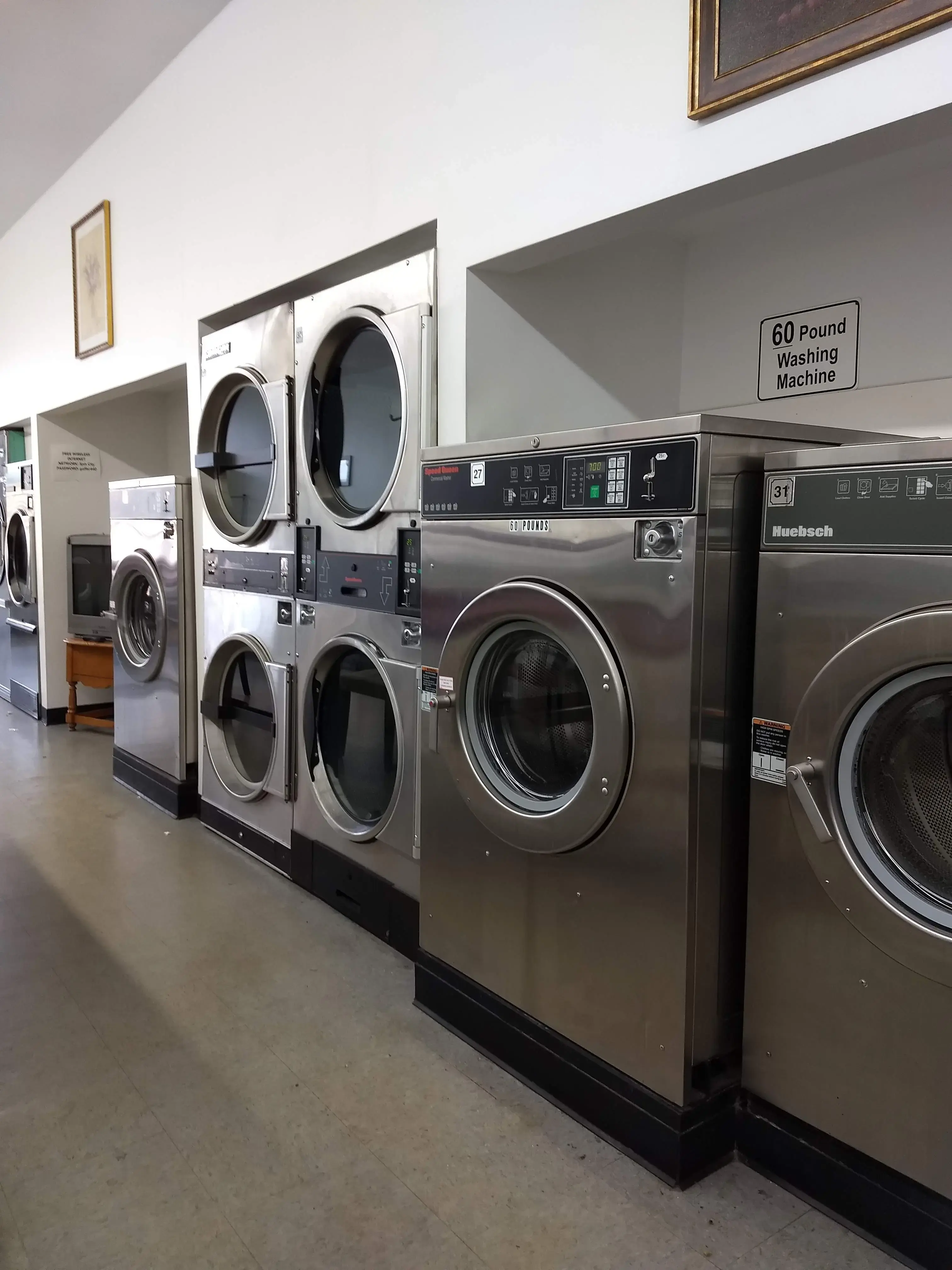 Tinley Park Laundromat thumbnail 15