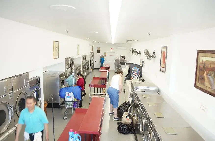 Tinley Park Laundromat thumbnail 18