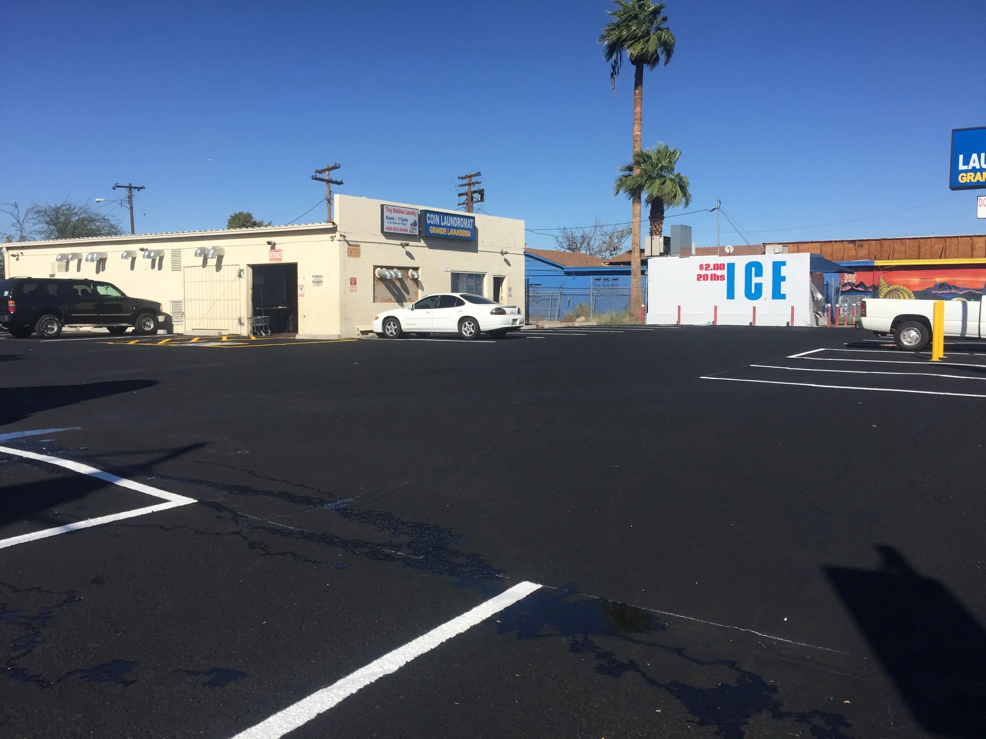 Tiny Bubbles 24 Hour Phoenix Laundromat location