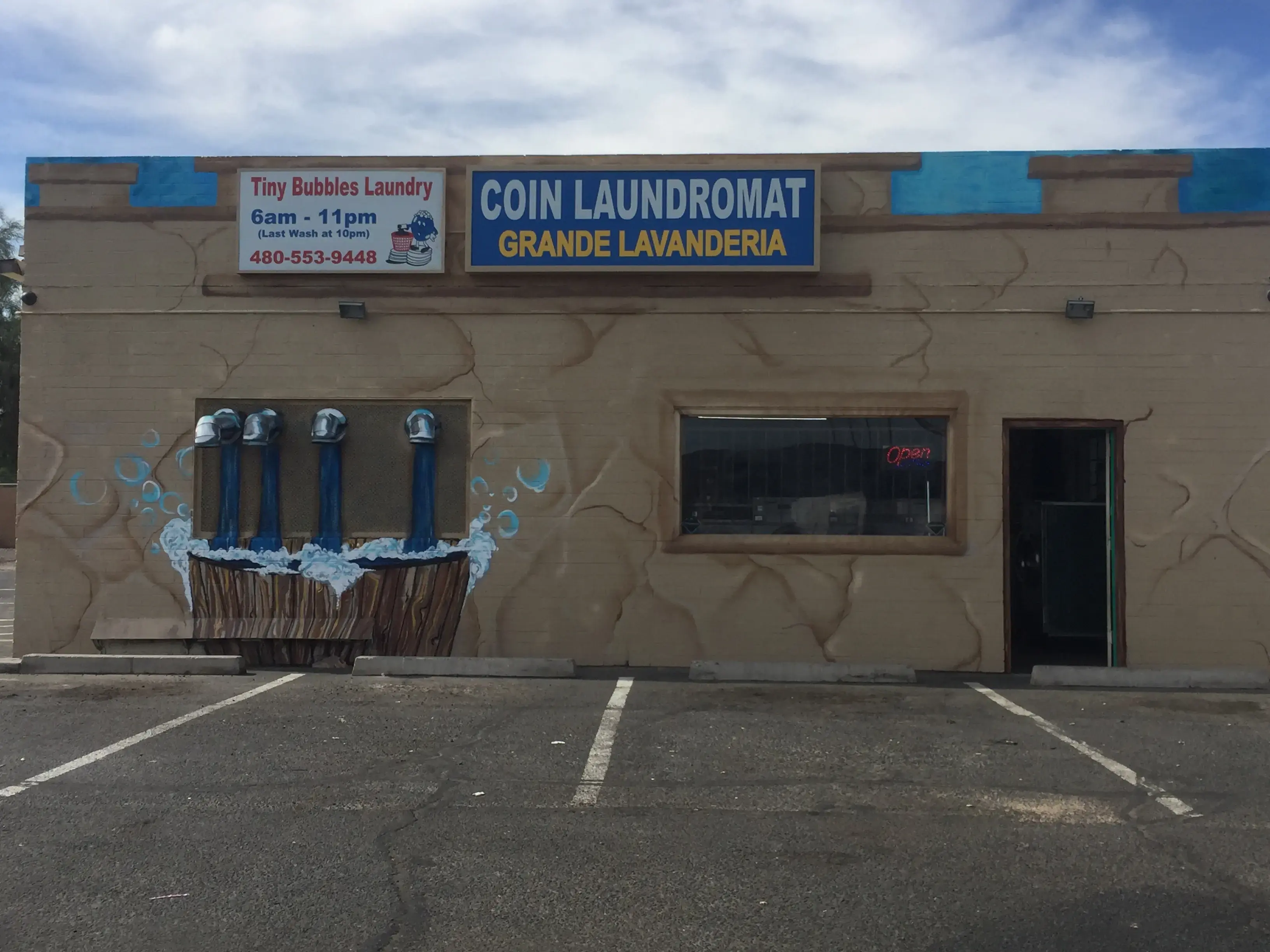 Tiny Bubbles 24 Hour Phoenix Laundromat - Image 7