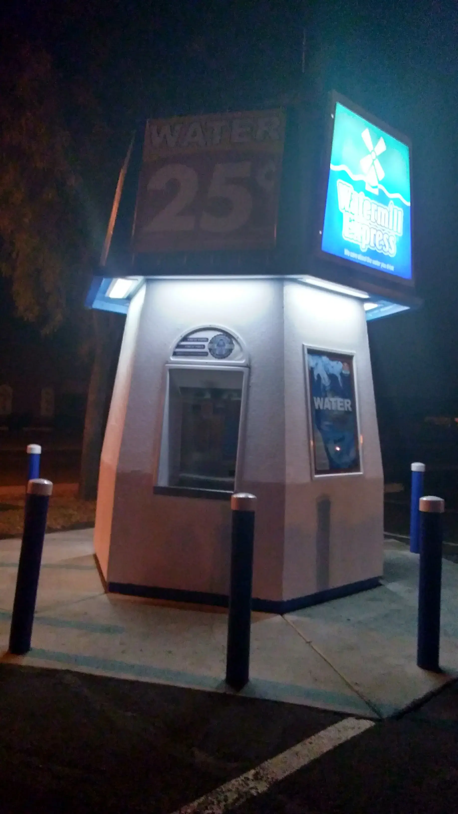 Tiny Bubbles 24 Hour Phoenix Laundromat thumbnail 3