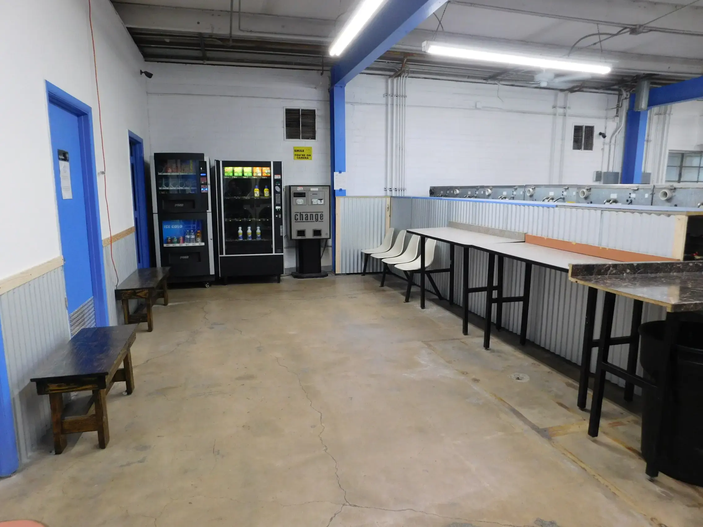Tiny Bubbles 24 Hour Phoenix Laundromat - Image 6
