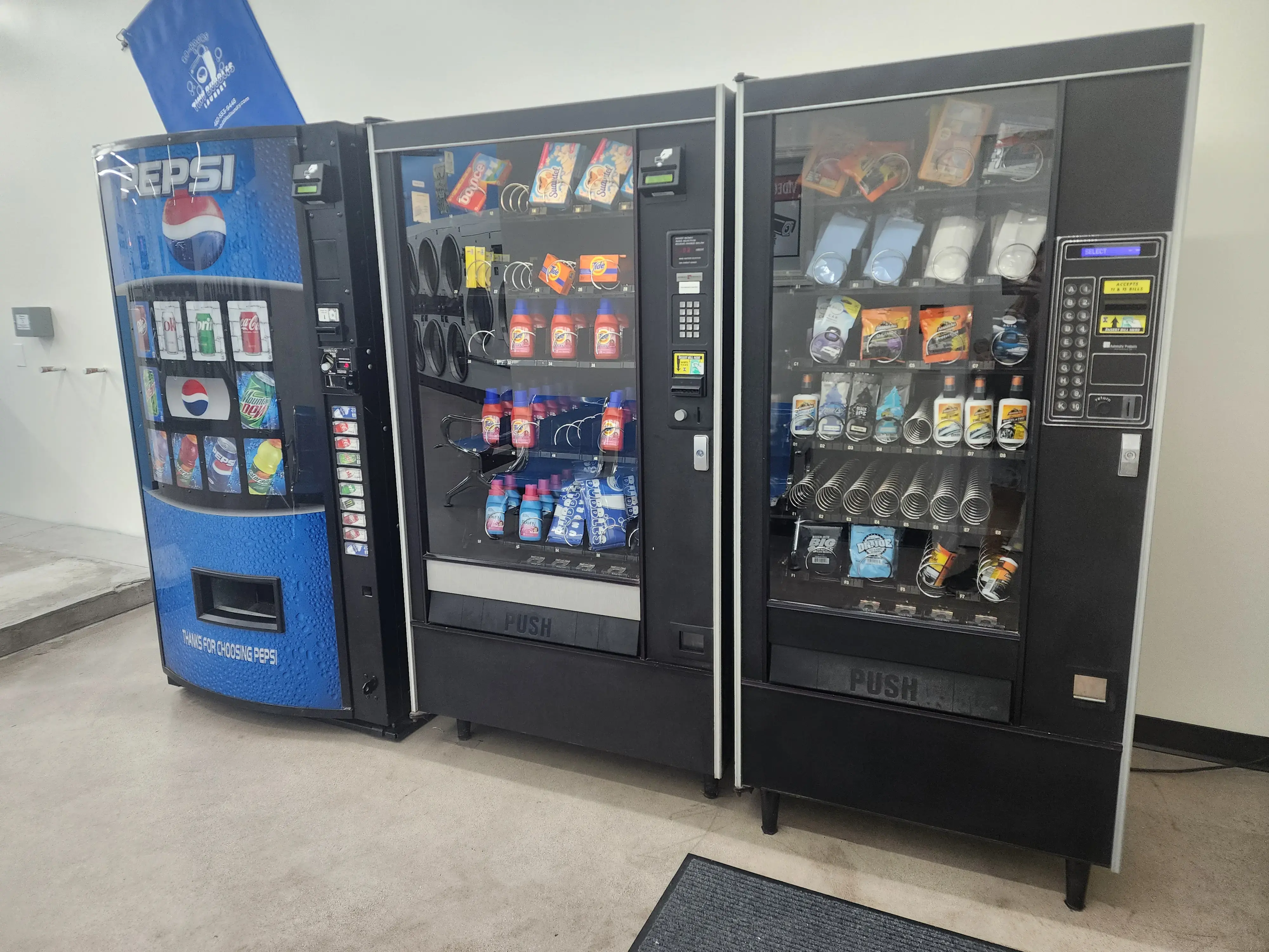 Tiny Bubbles 24 Hour Tempe Laundromat - Image 20