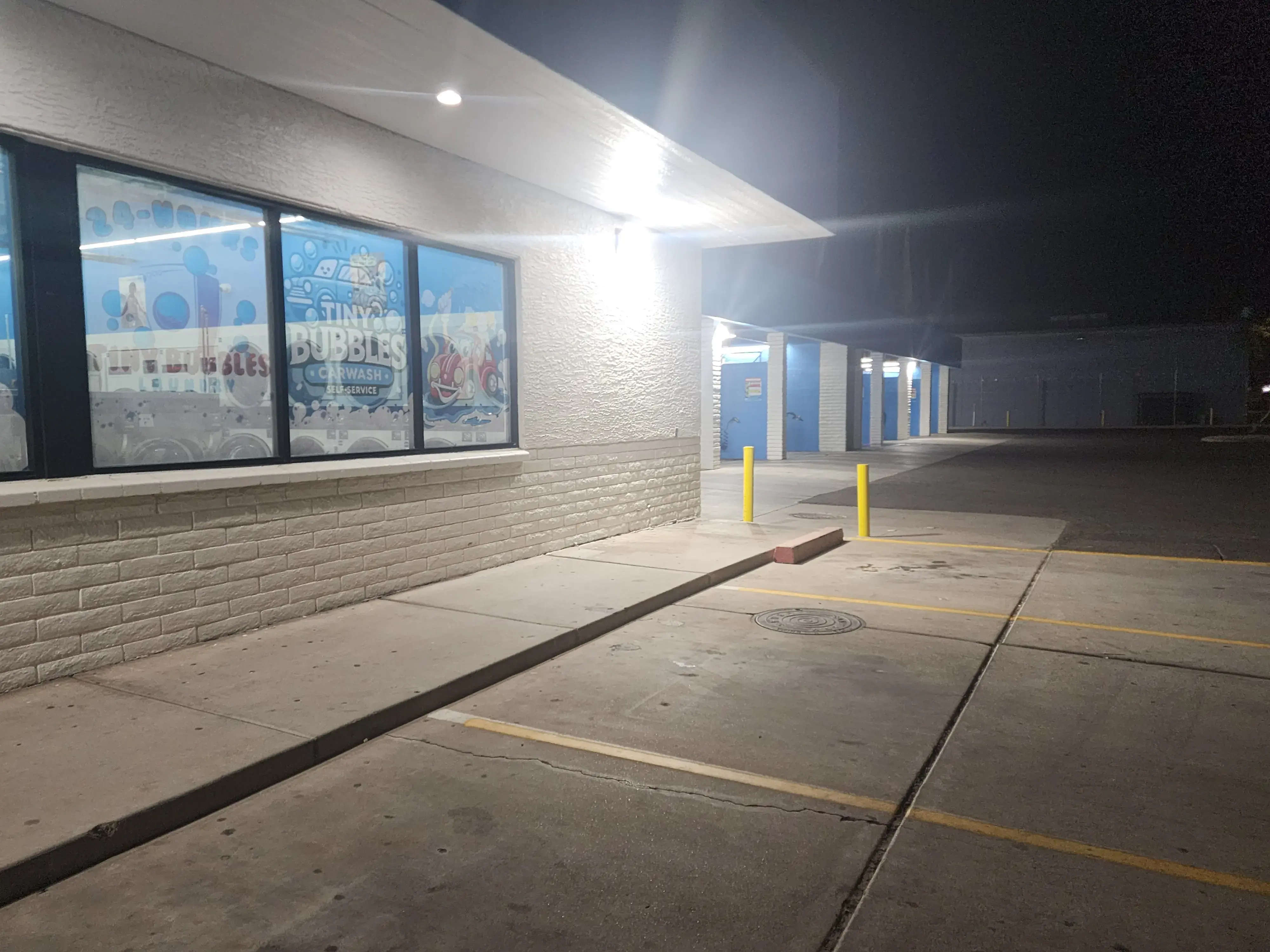 Tiny Bubbles 24 Hour Tempe Laundromat thumbnail 11