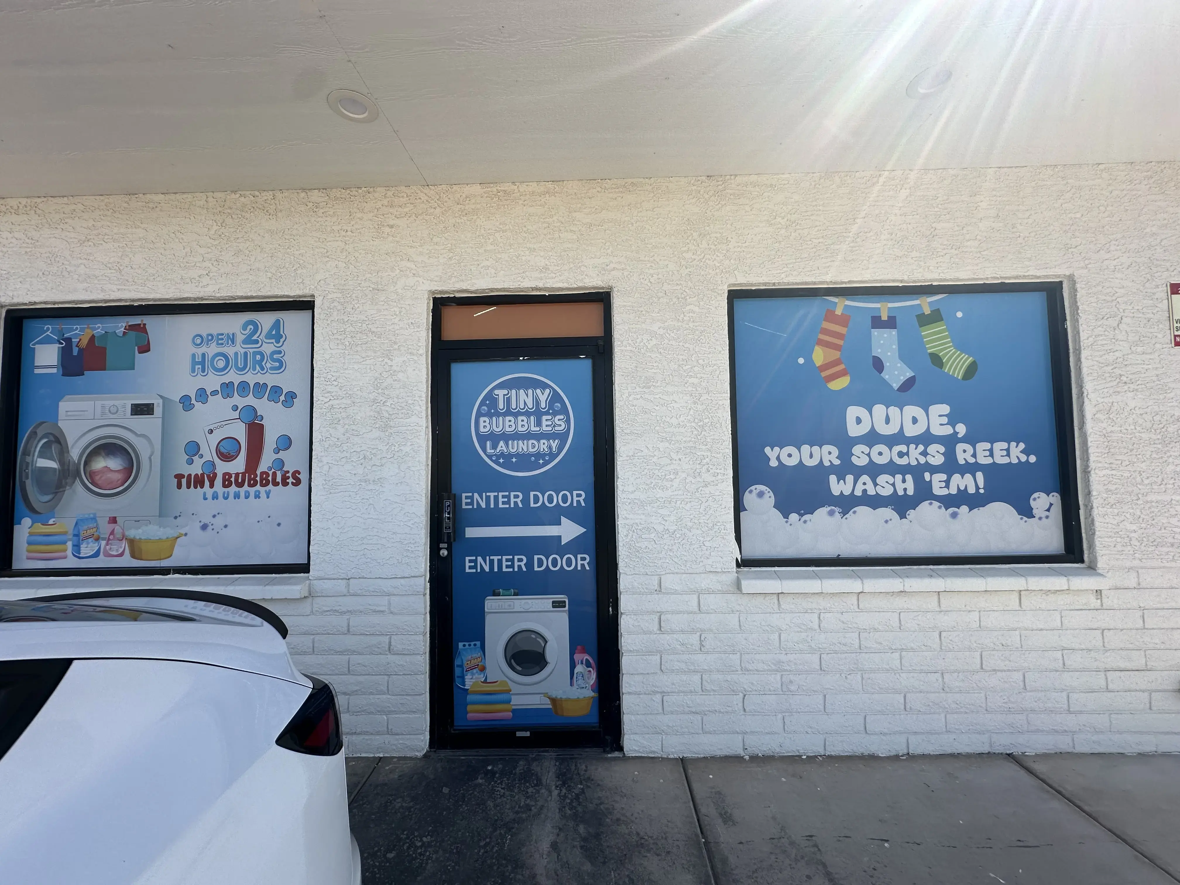 Tiny Bubbles 24 Hour Tempe Laundromat - Image 9