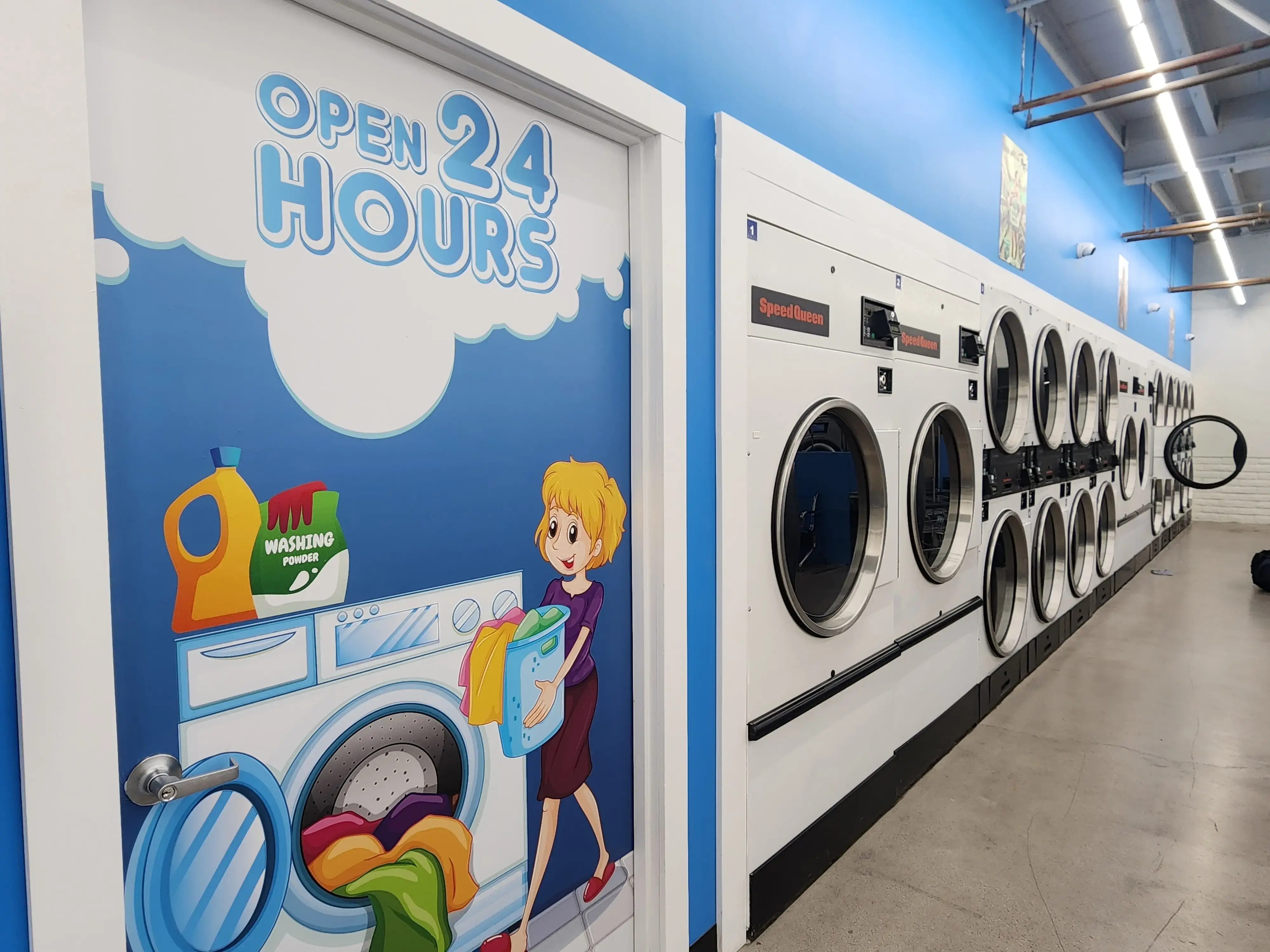 Tiny Bubbles 24 Hour Tempe Laundromat - Image 13