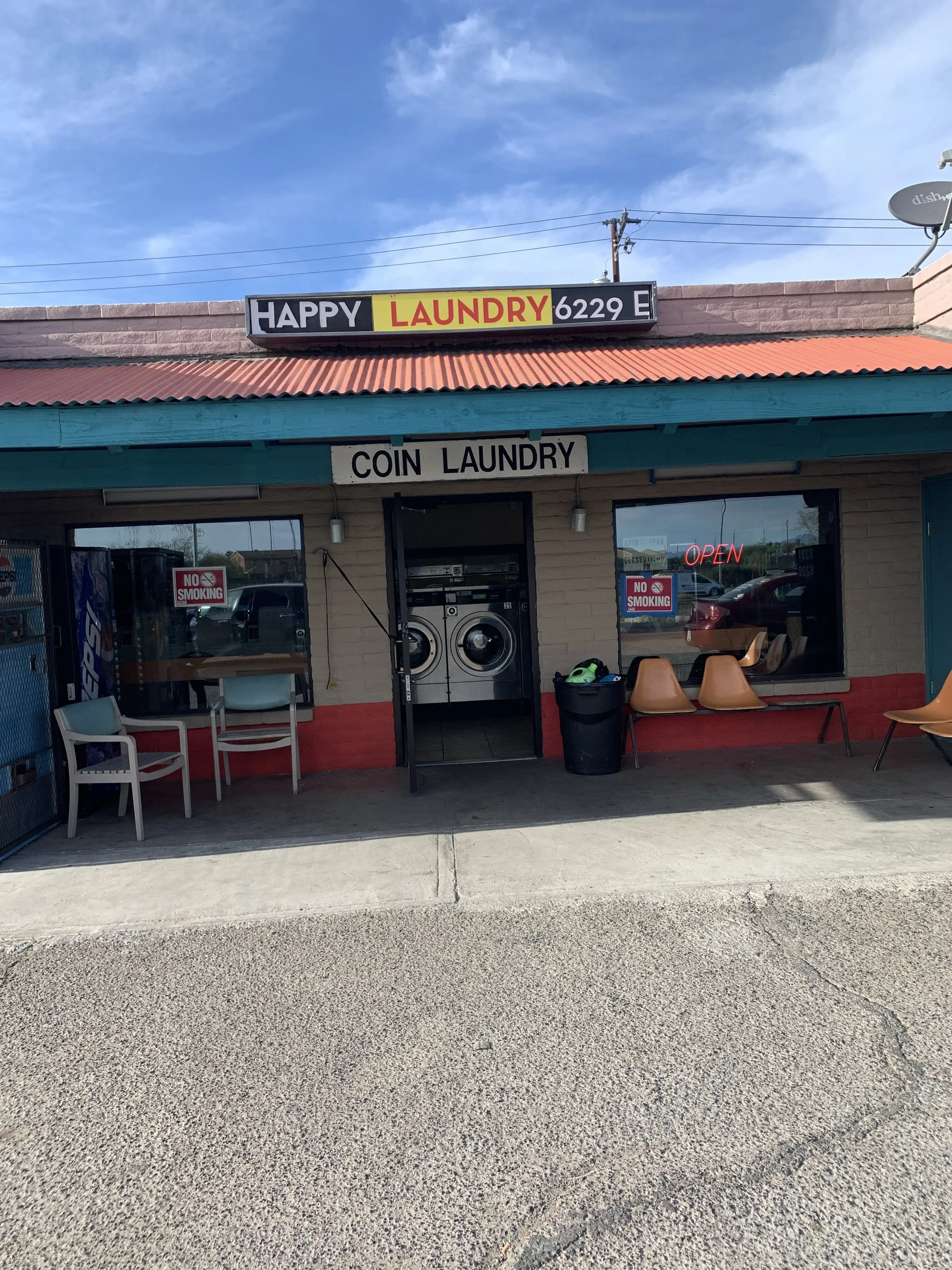Tiny Bubbles 24 Hour Tucson Laundromat thumbnail 7
