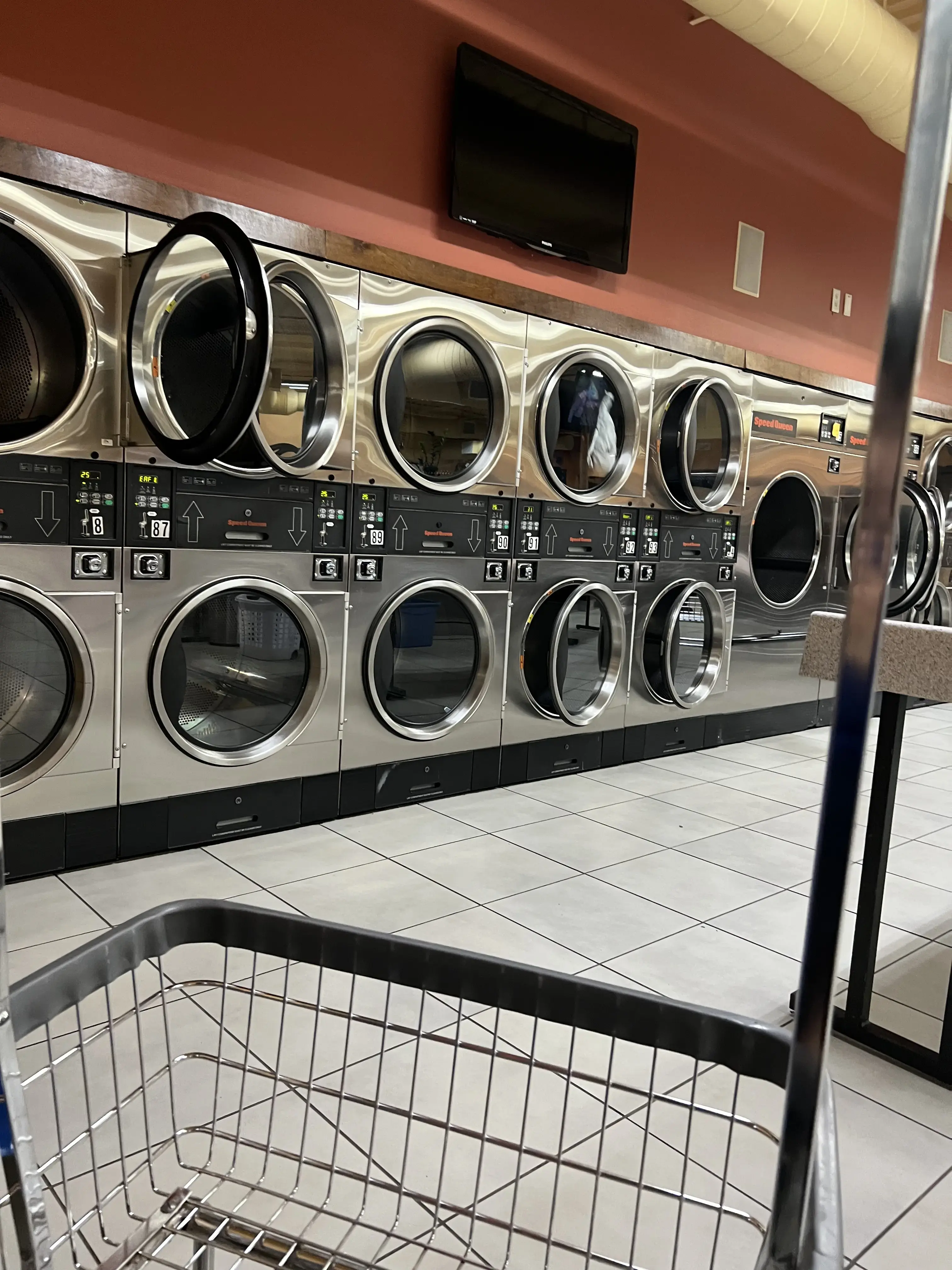 Tiny Bubbles Coin Laundry location