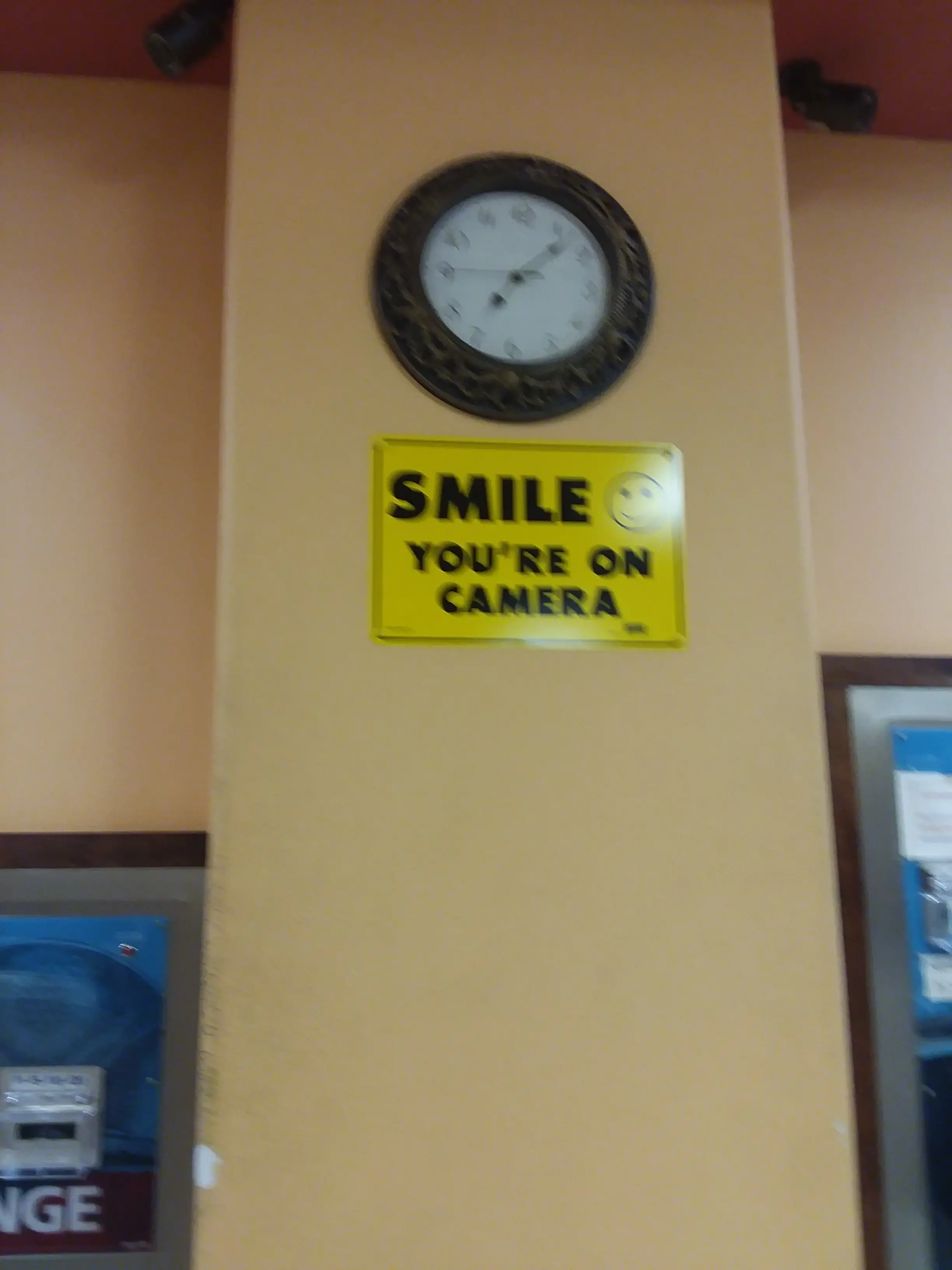 Tiny Bubbles Coin Laundry thumbnail 18