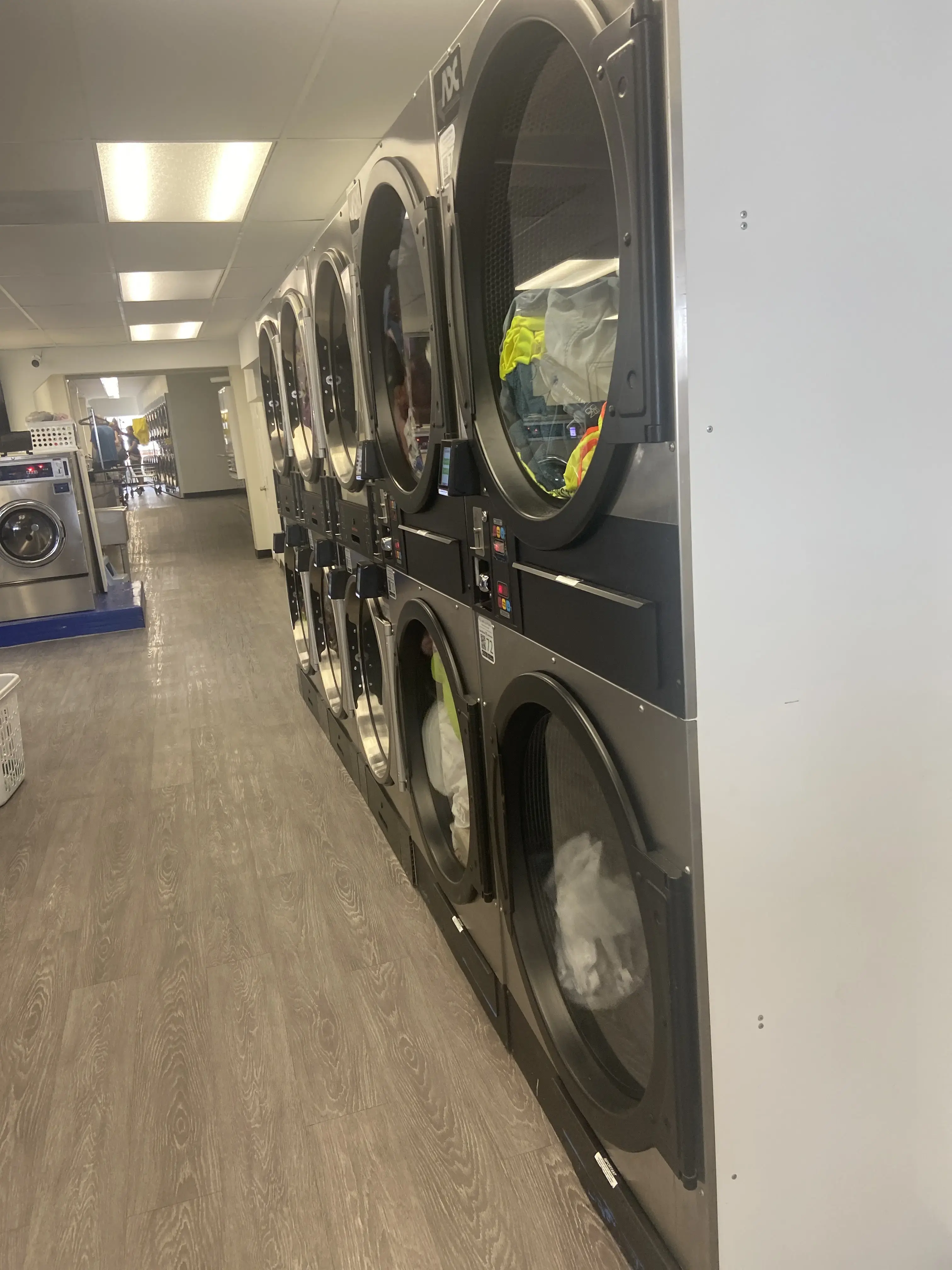 Tiny Bubbles Laundromat Front Royal - Image 7