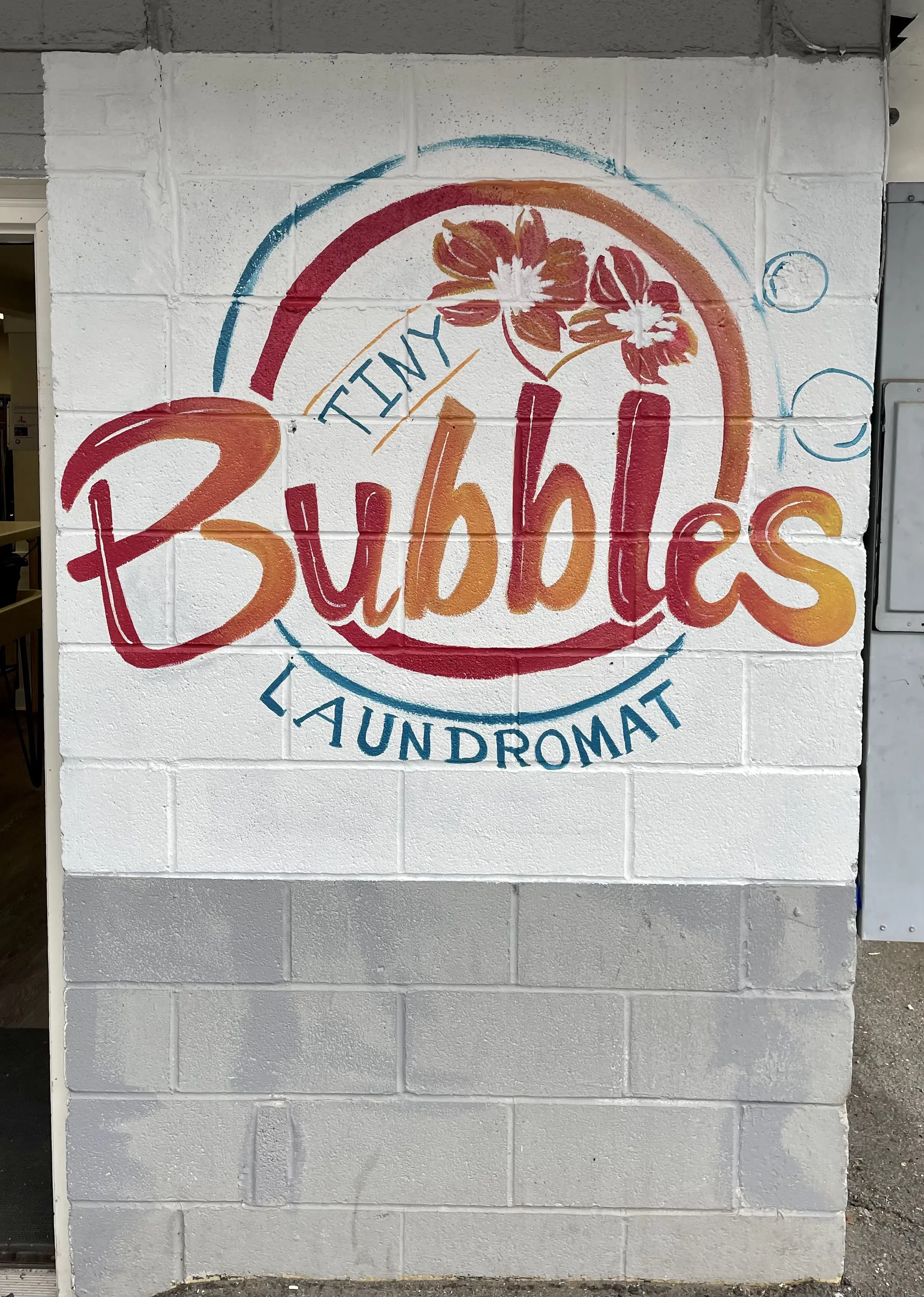 Tiny Bubbles Laundromat Front Royal - Image 2