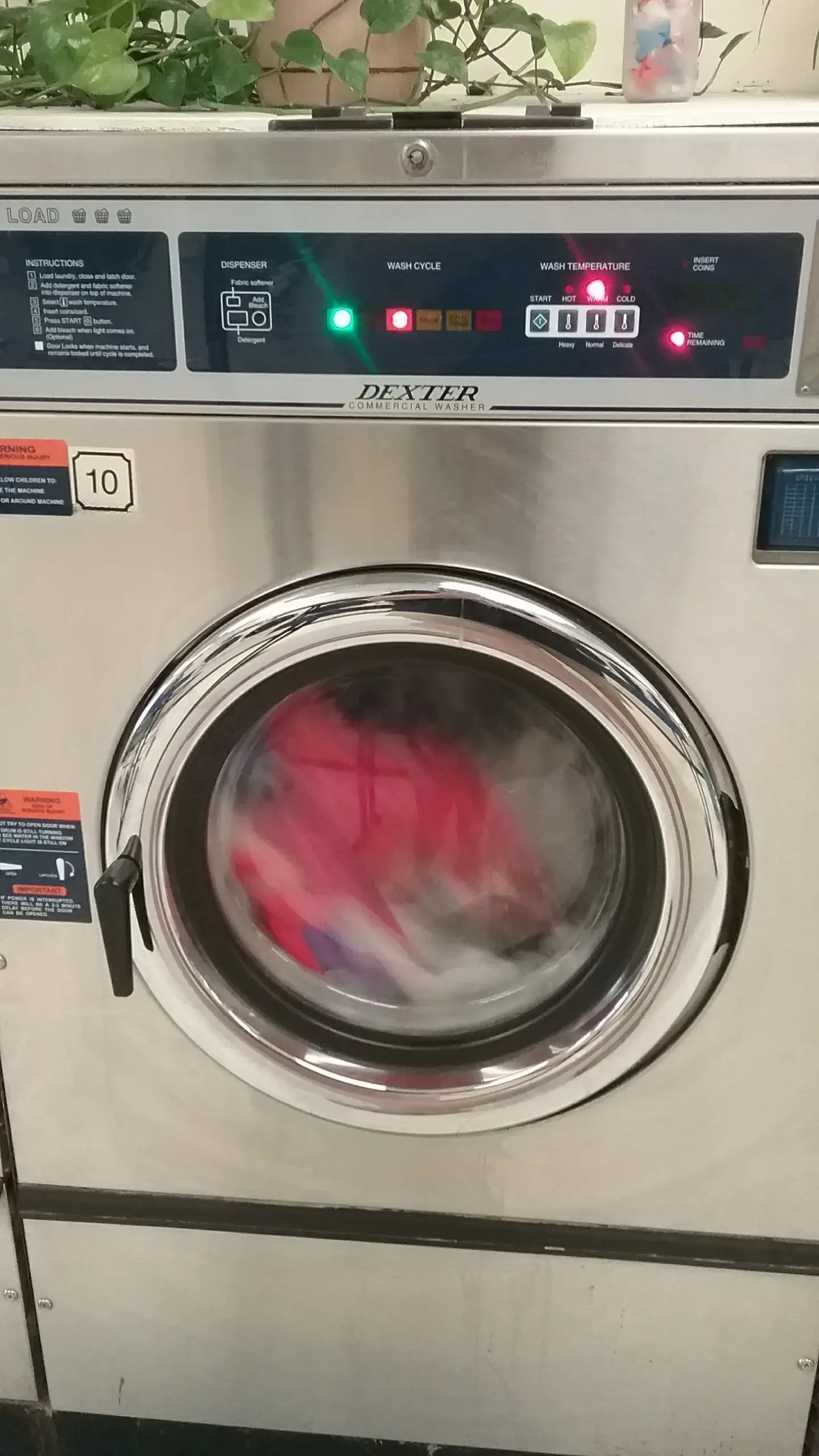 Tiny Bubbles Laundromat Front Royal thumbnail 13