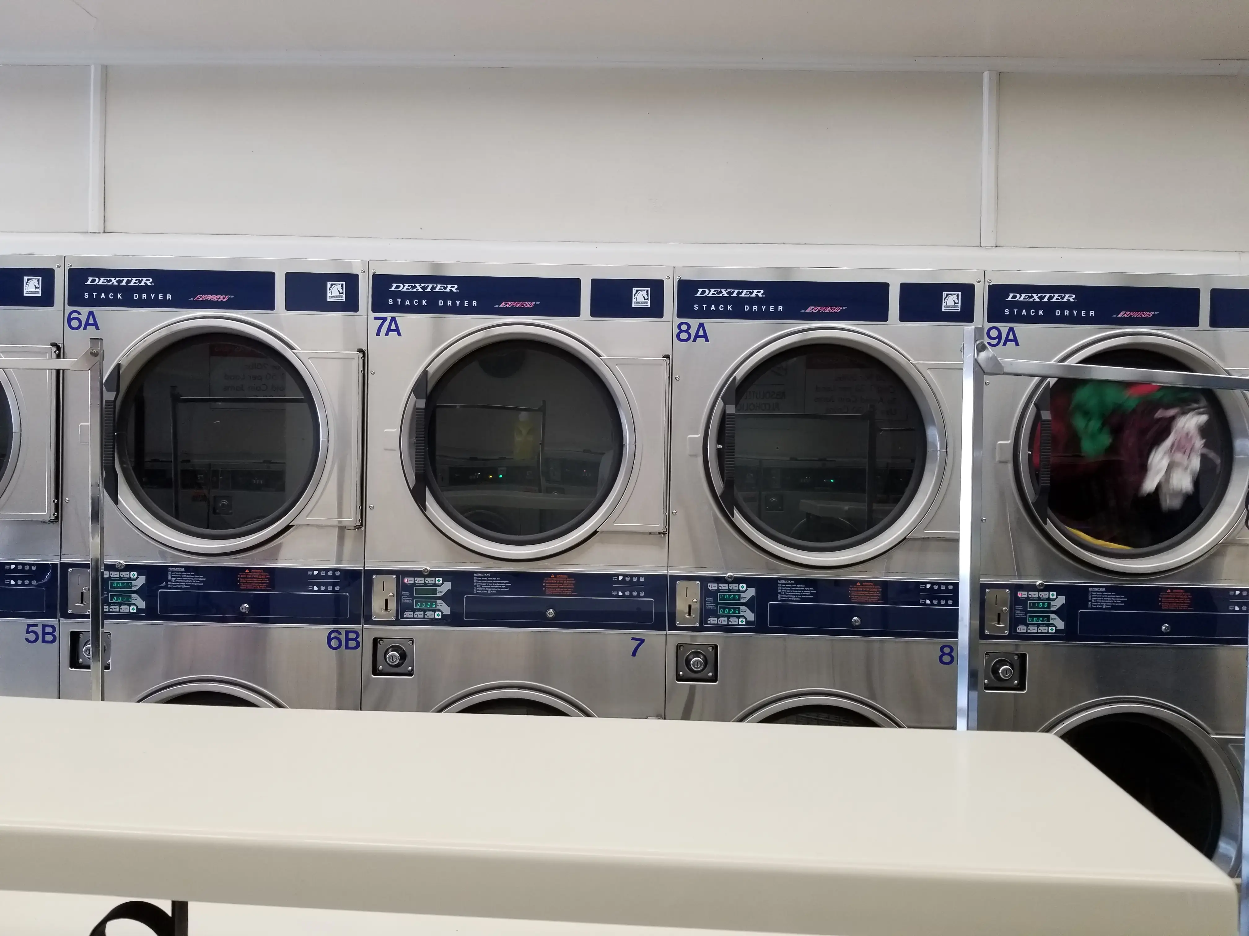 Tiny Bubbles Laundromat Front Royal thumbnail 9