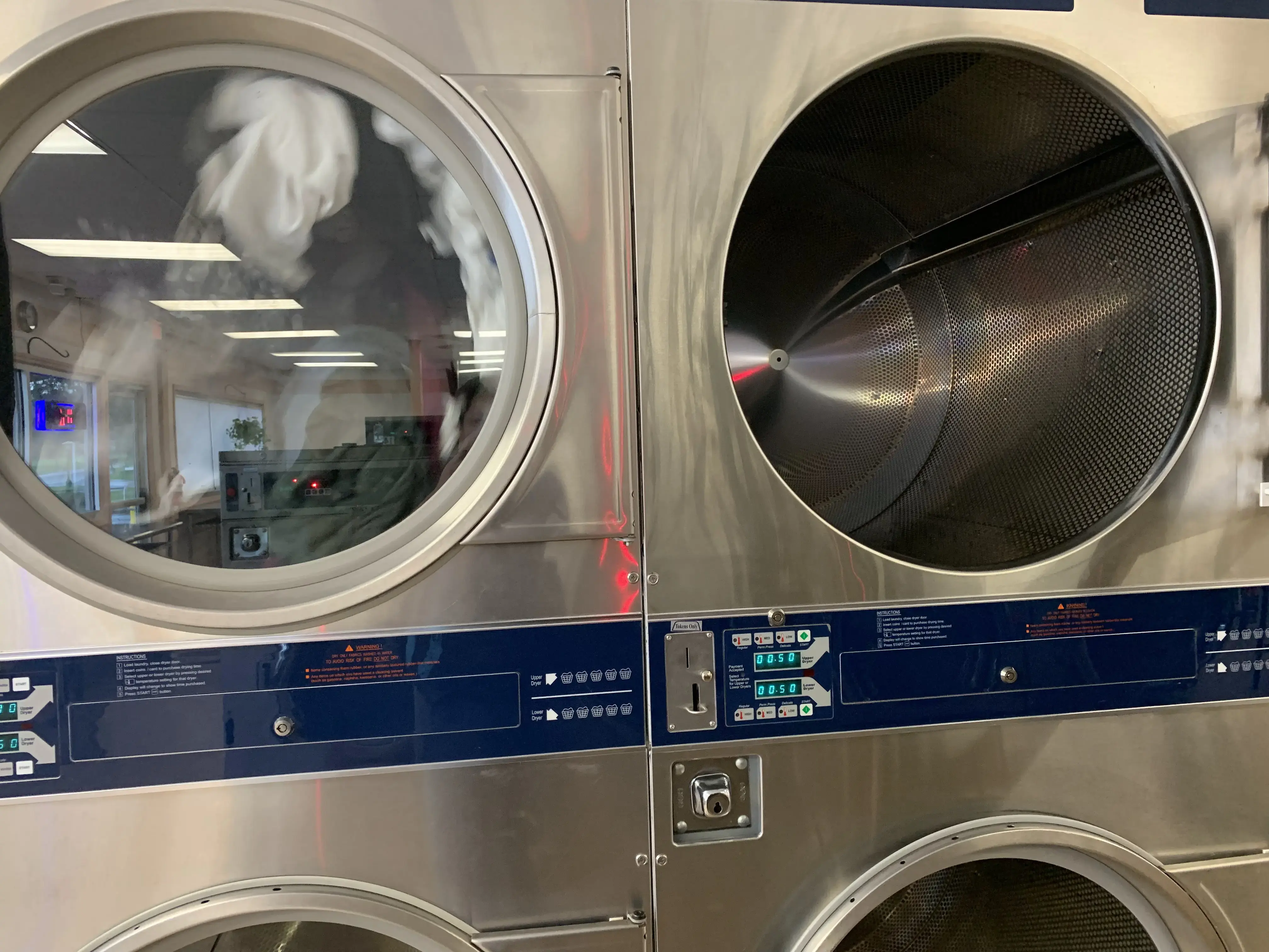 Tiny Bubbles Laundromat thumbnail 3