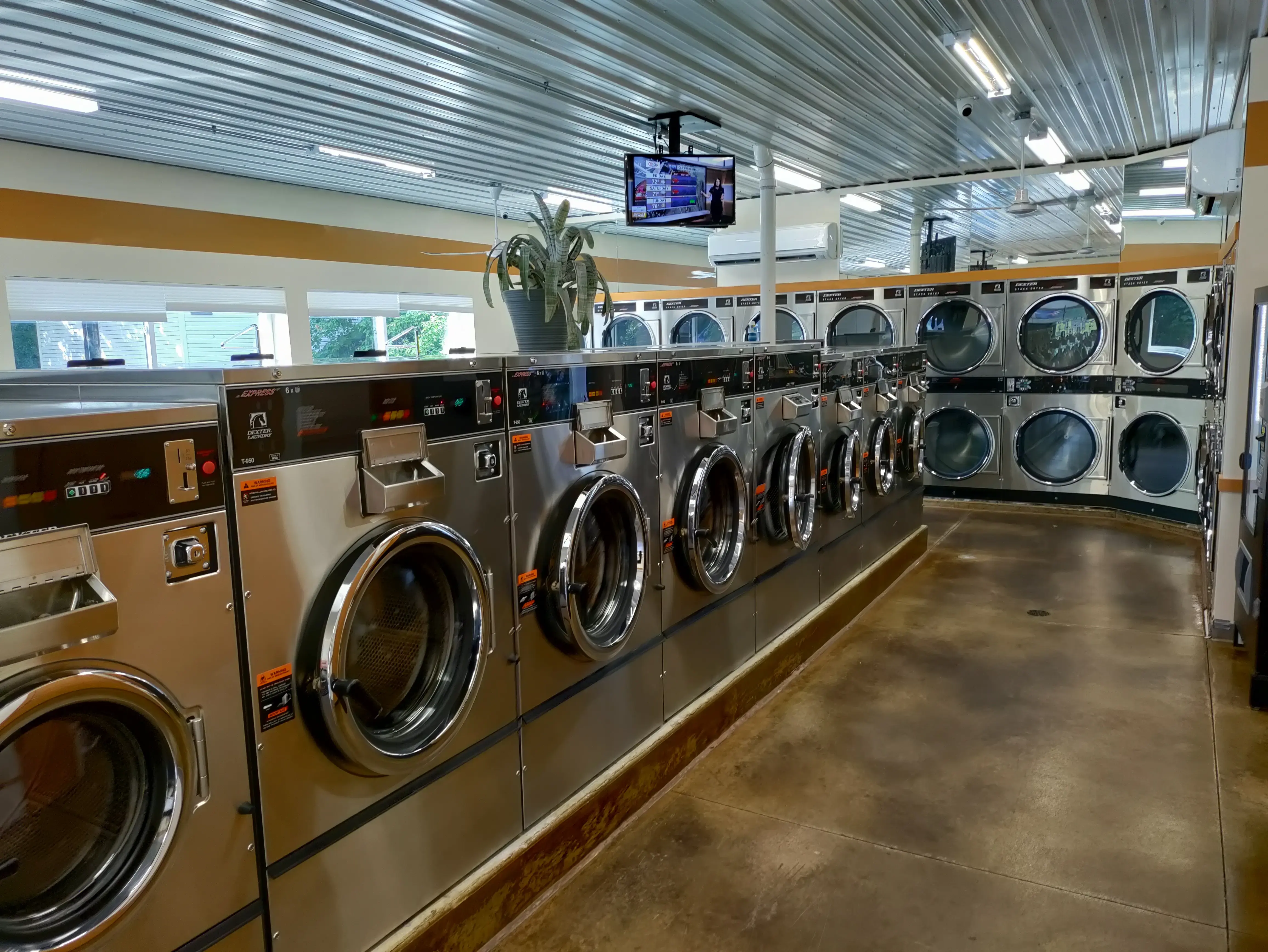 Tiny Bubbles Laundromat thumbnail 1