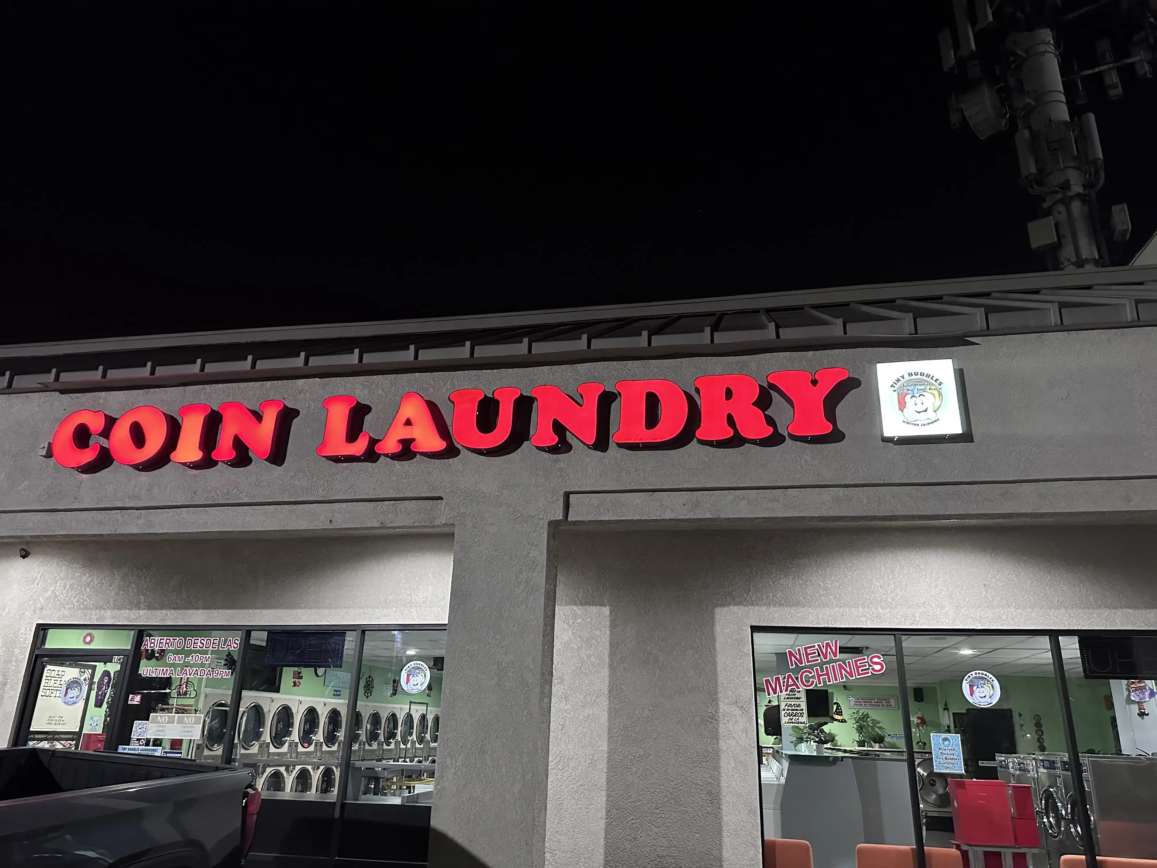 Tiny bubbles laundromat thumbnail 10