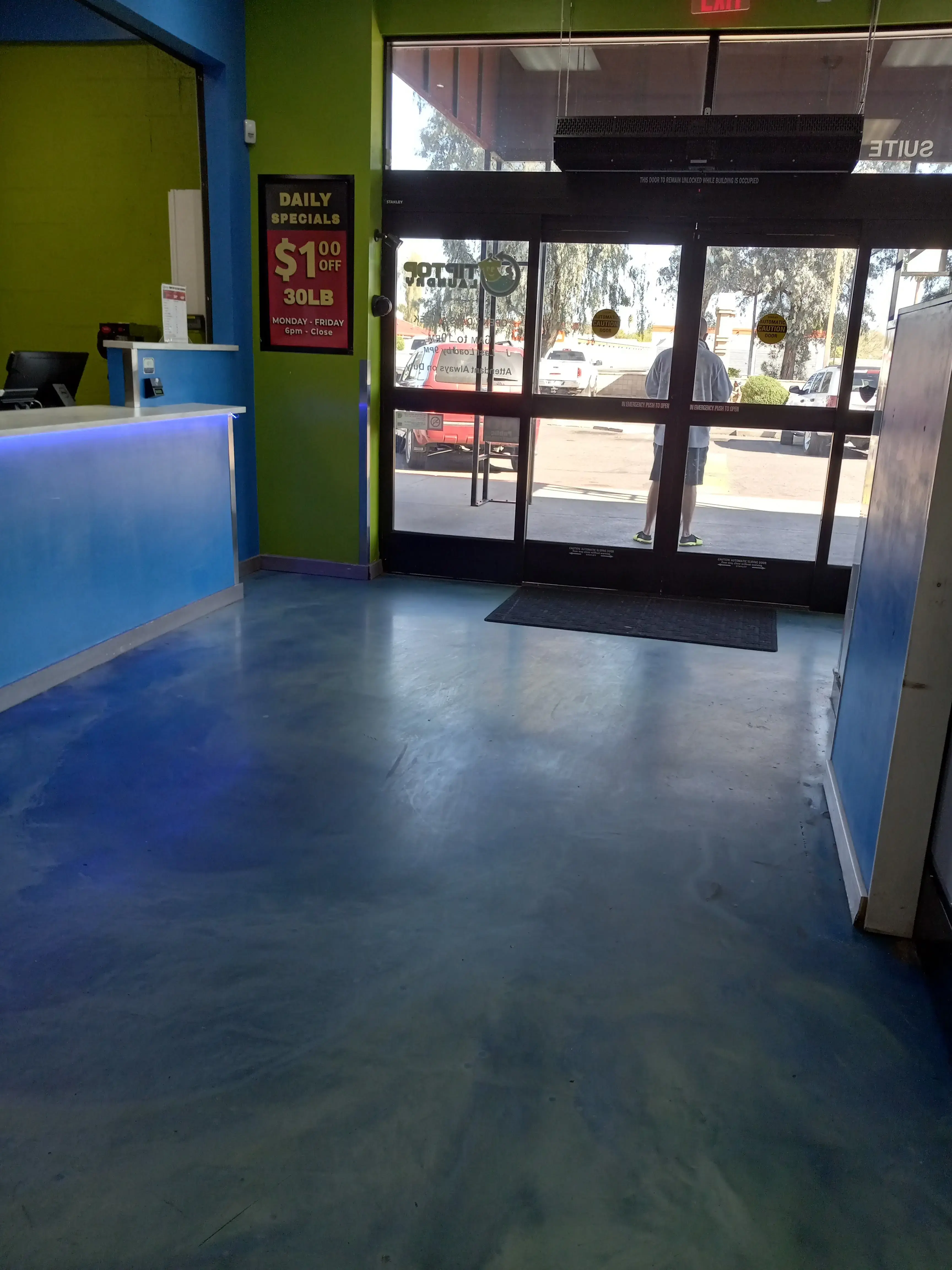 Tip Top Laundry - Image 19