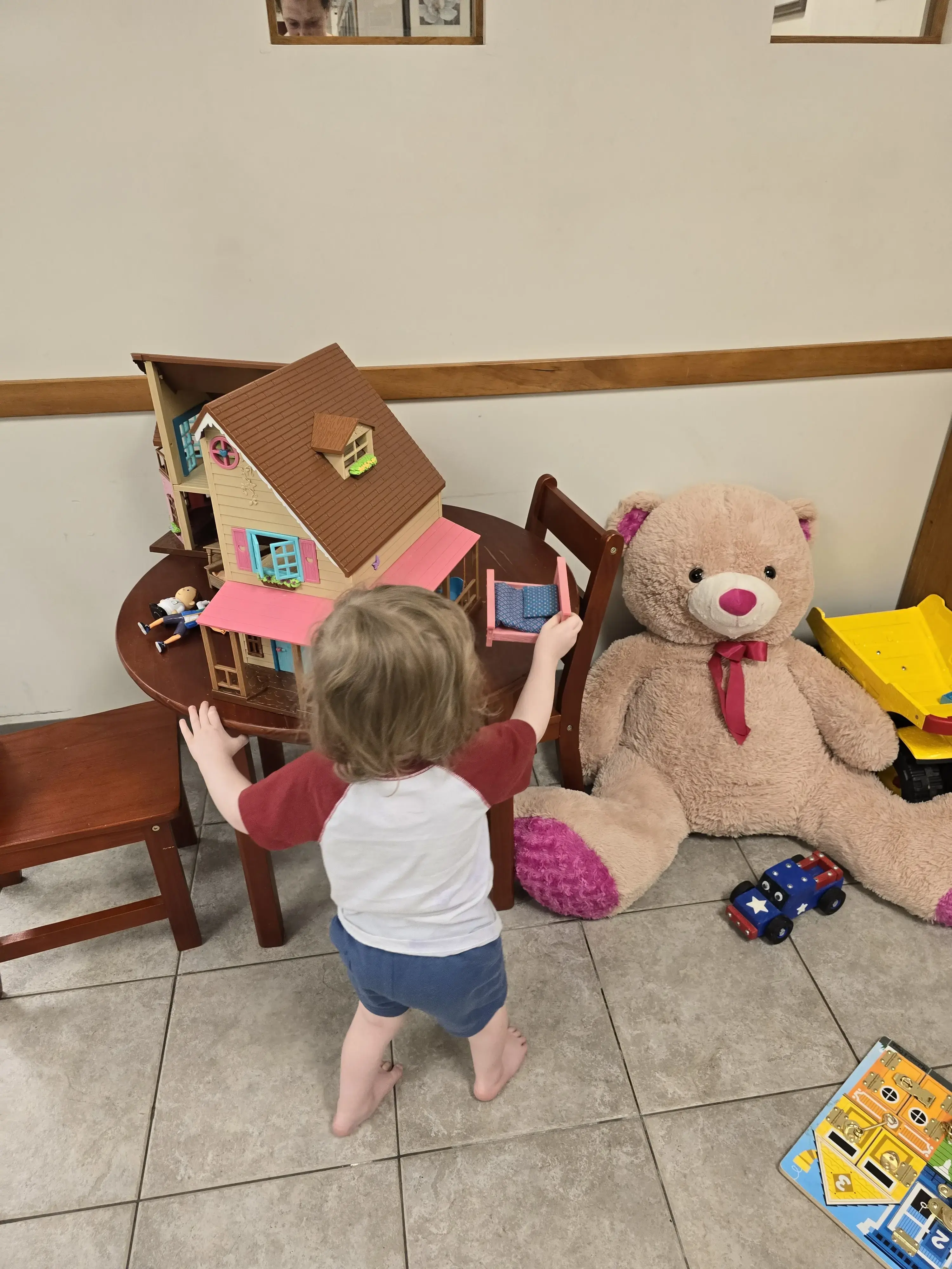 T.J's Laundrette: Wash & Fold Laundry Service - Image 7