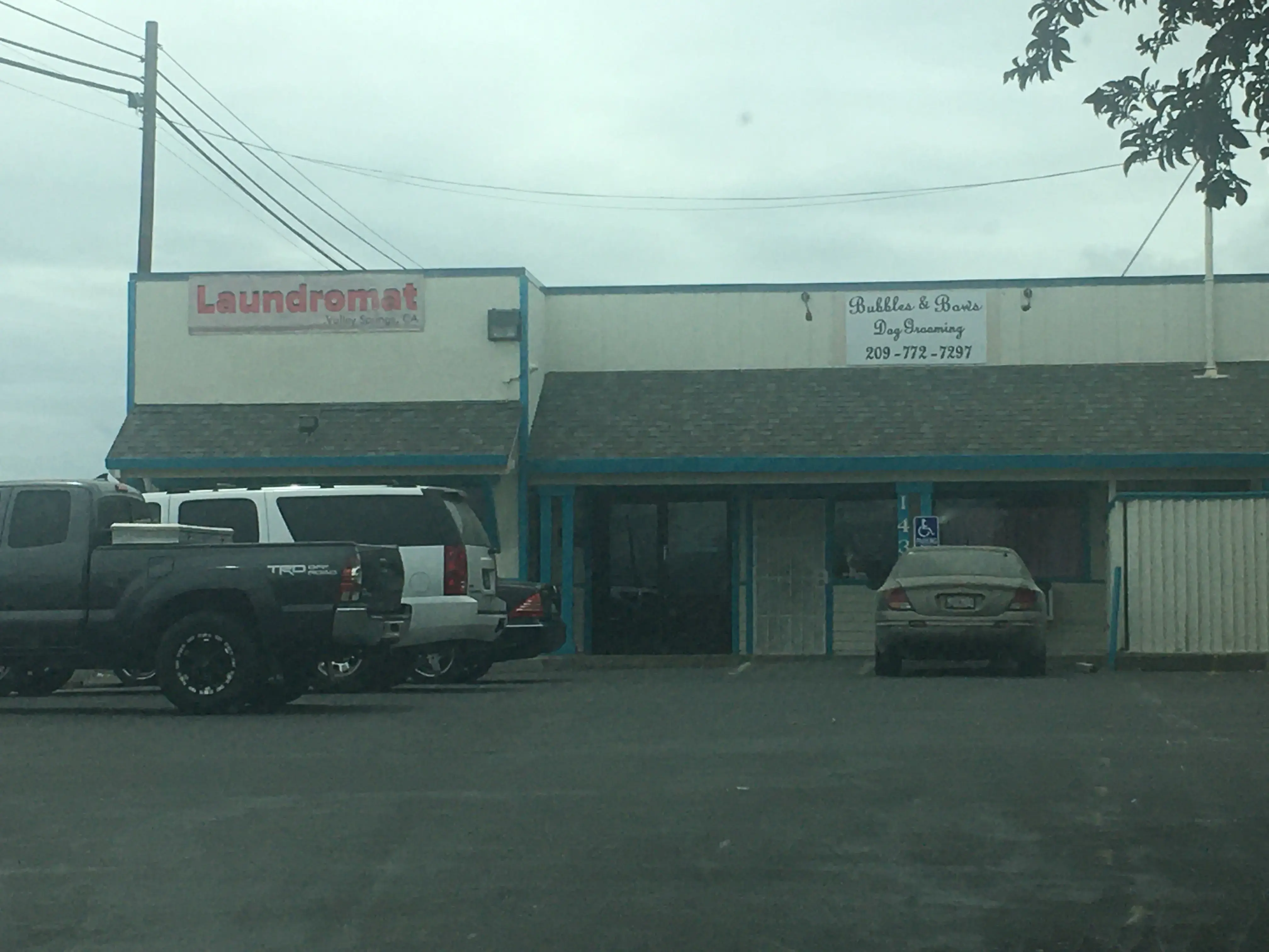 TLC Laundromat - Image 5